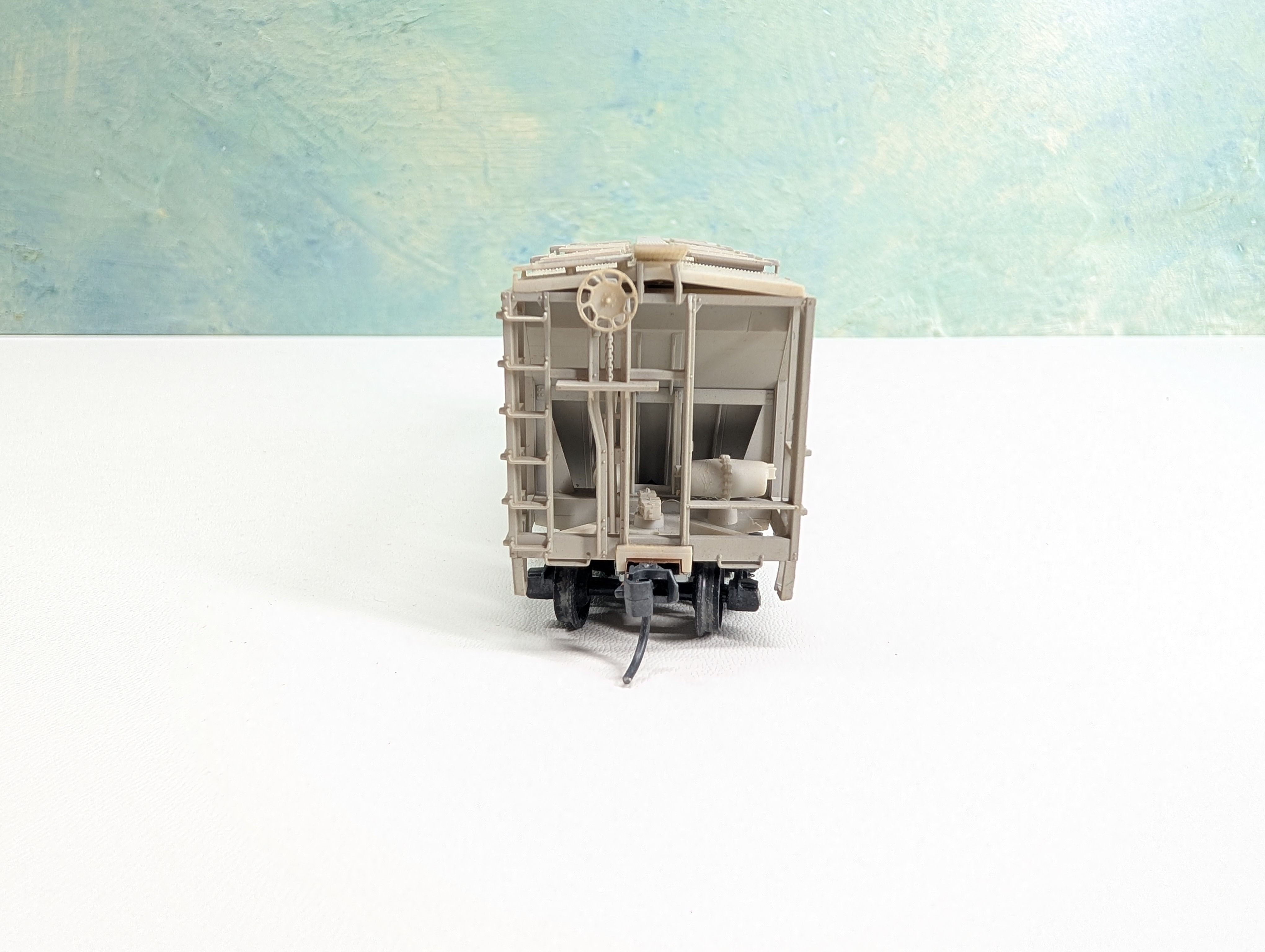 USED Bowser HO Scale Covered Hopper Clinchfield CRR #60024
