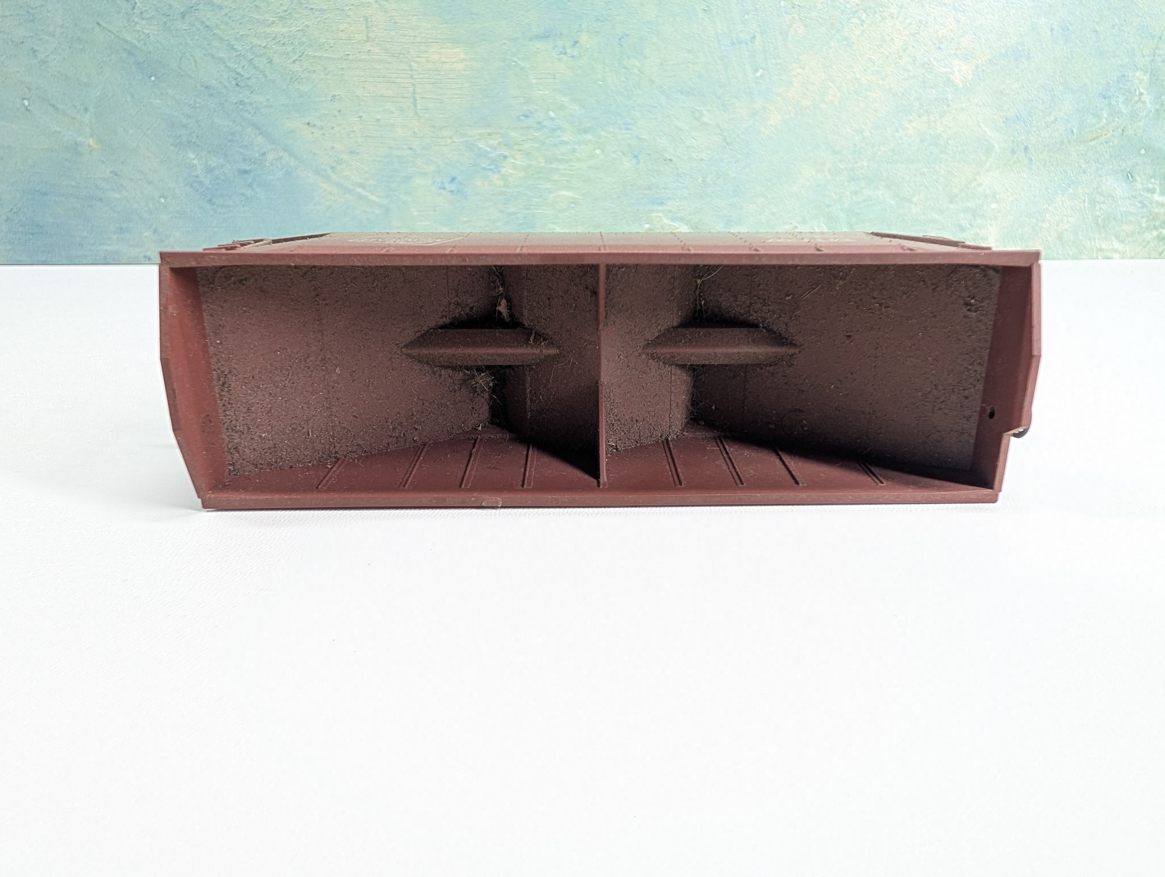 USED Athearn HO Scale 2 Bay Hopper Milwaukee Road MILW #94537 Weathered