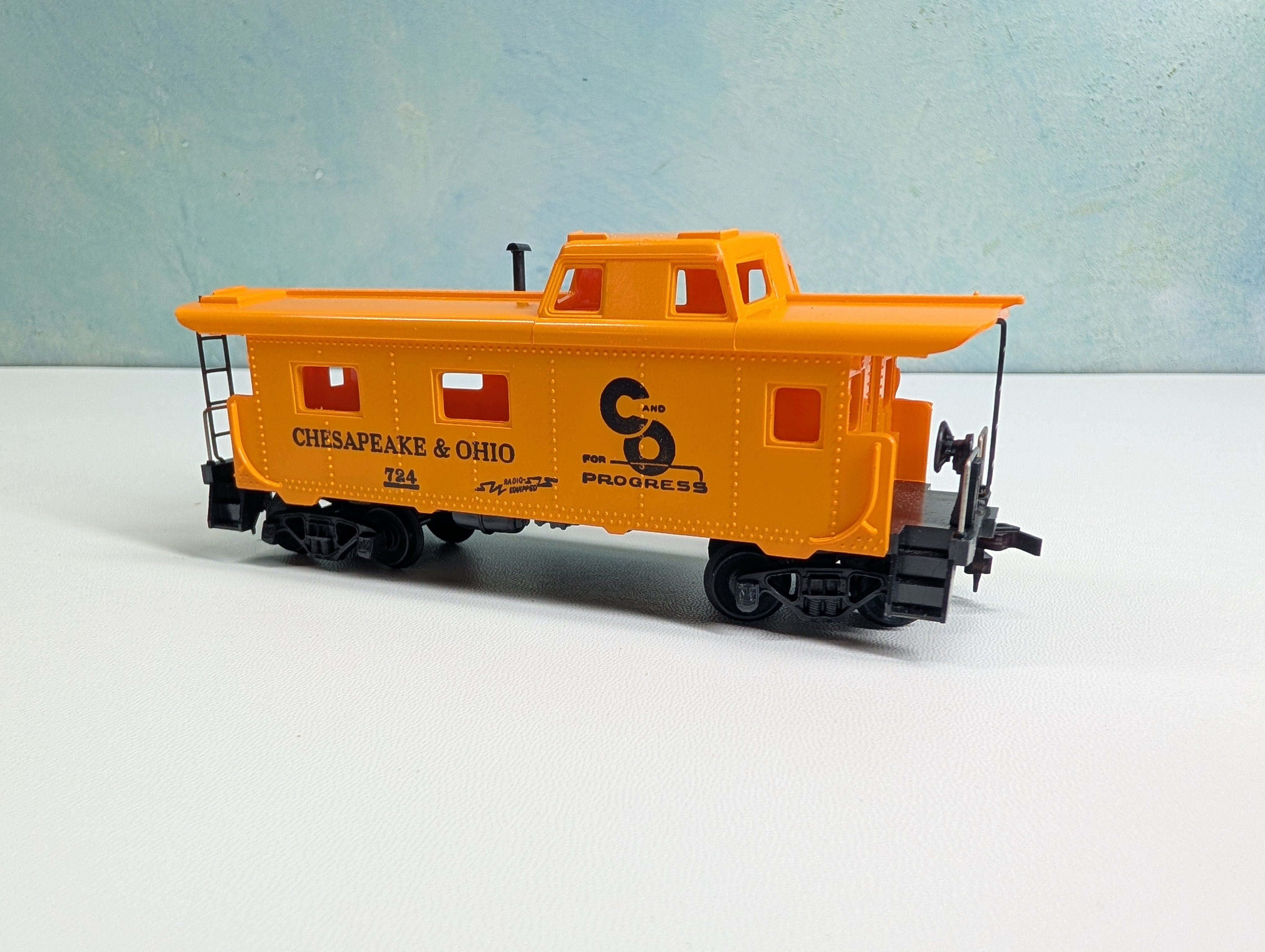 USED Mantua HO Scale Caboose Chesapeake and Ohio C&O #724