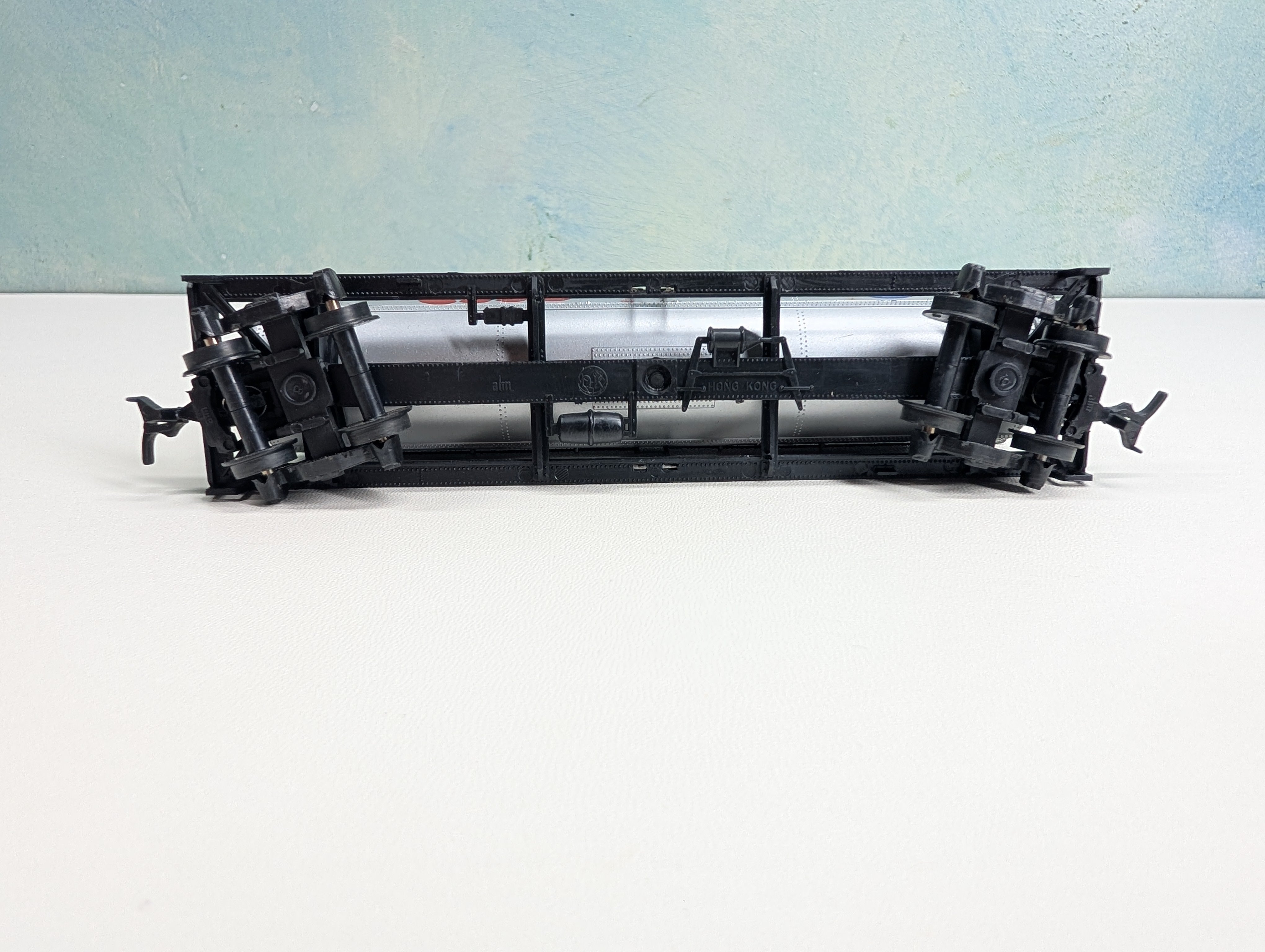 USED HO Scale Triple Dome Tank Car Esso AEC #324