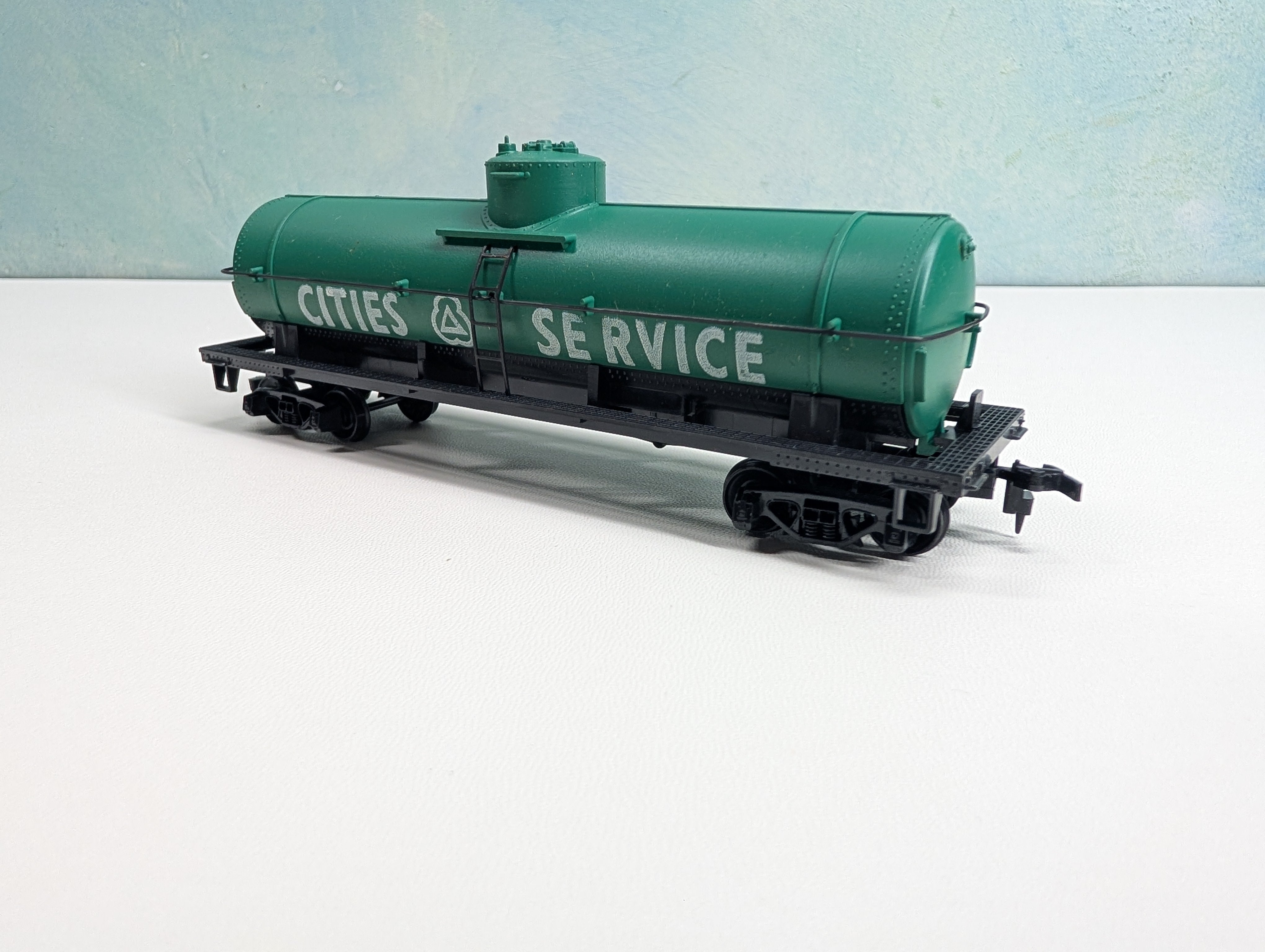 USED HO Scale Single Dome Tank Car Cities Service