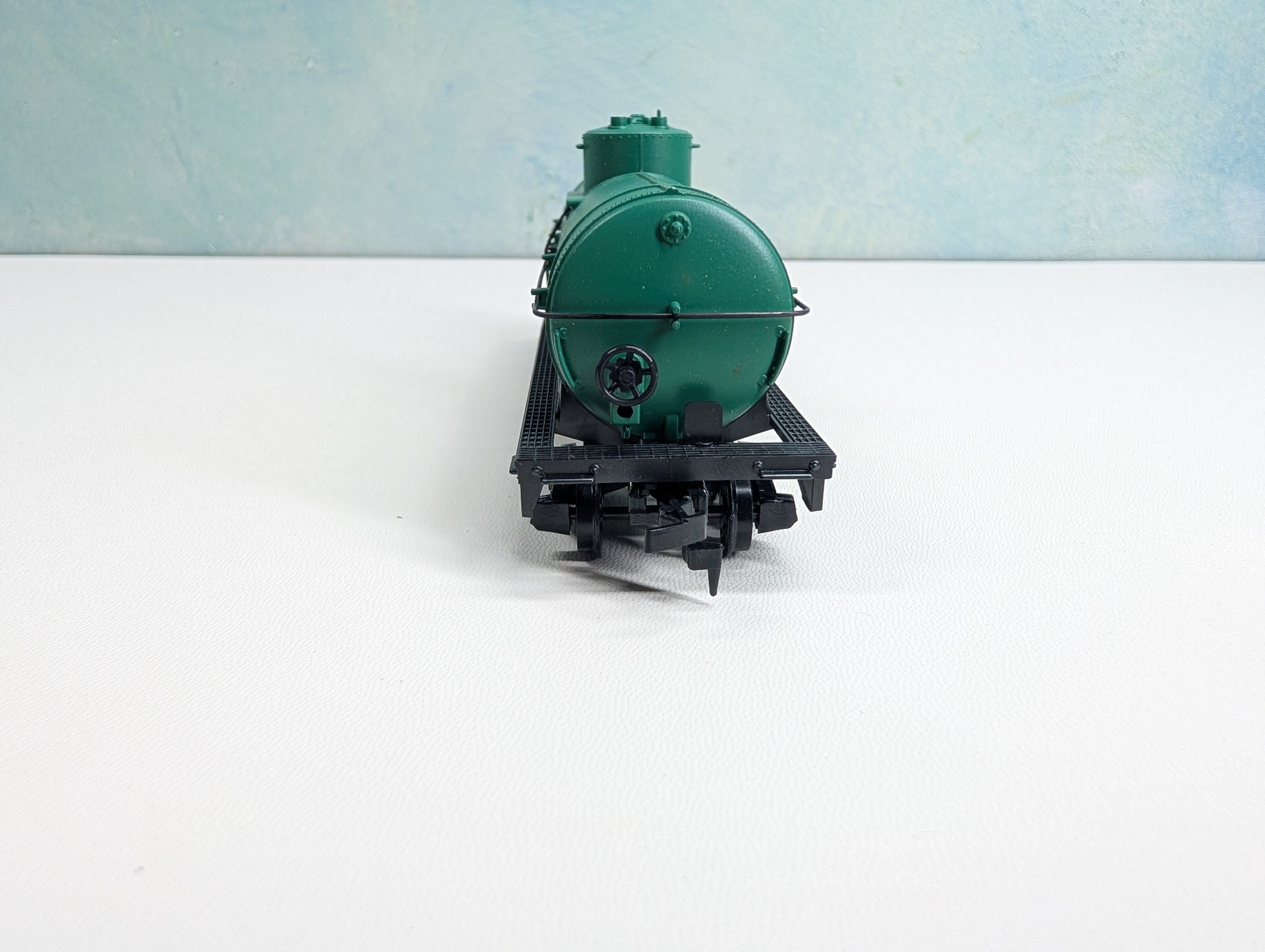 USED HO Scale Single Dome Tank Car Cities Service
