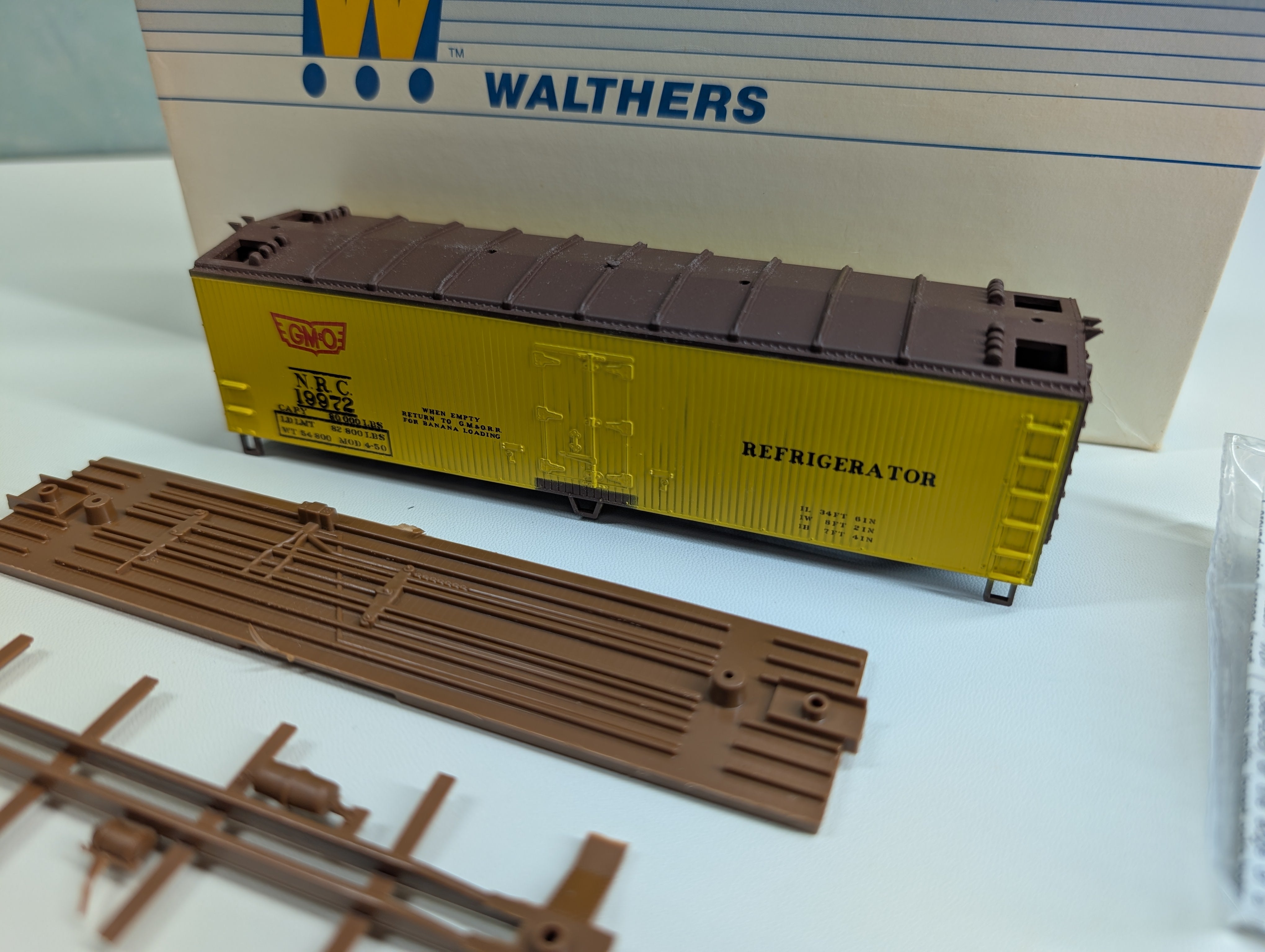 USED Walthers 932-2311 HO Scale 40' DS Wood Reefer w/ Dreadnaught Ends Gulf, Mobile and Ohio GMO #19972 KIT