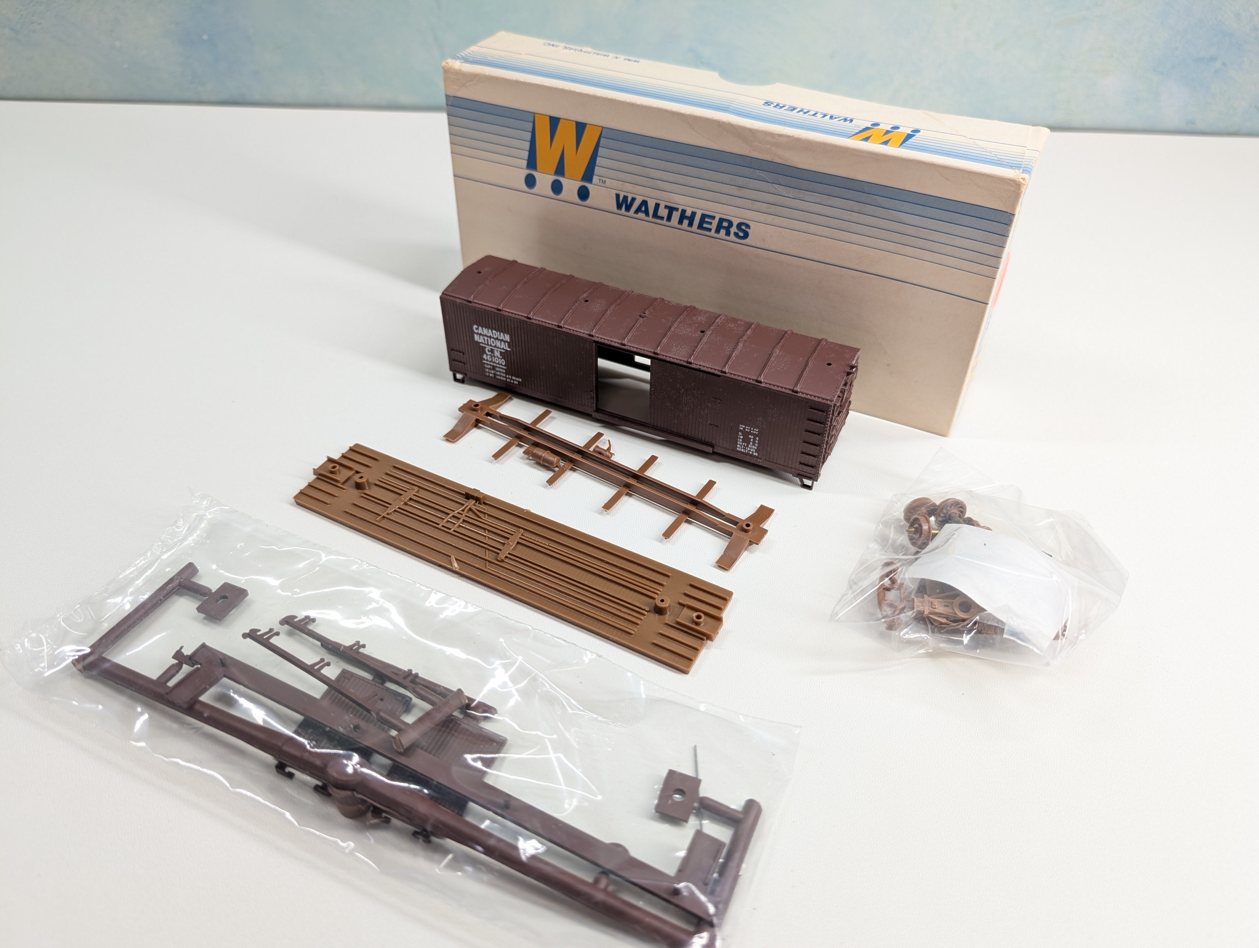 USED Walthers 932-2009 HO Scale 40' DS Wood Box Car w/ Dreadnaught Ends Canadian National CN #461010 KIT