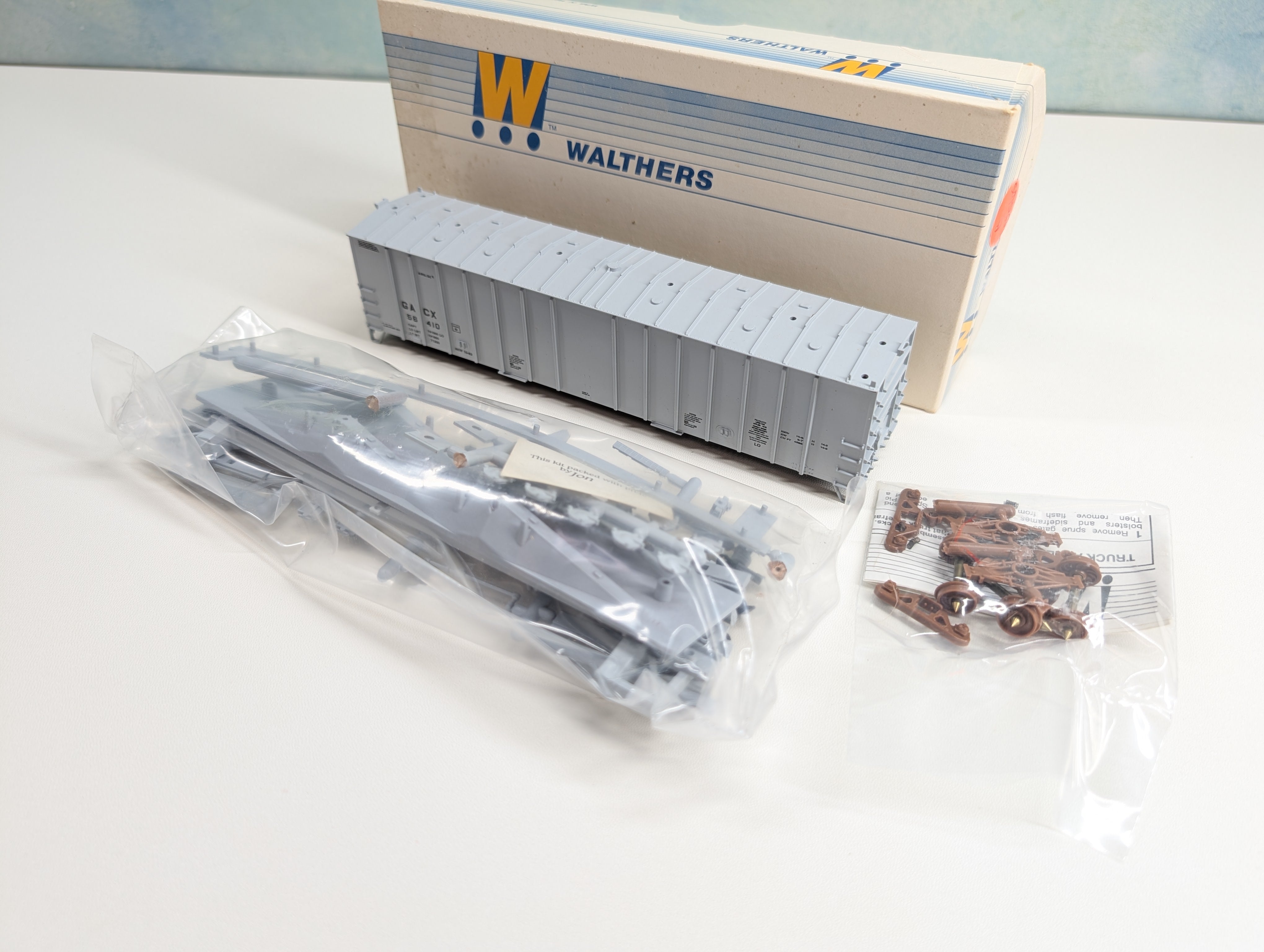 USED Walthers 932-3657 HO Scale 50' Airslide Hopper GACX #56410 KIT