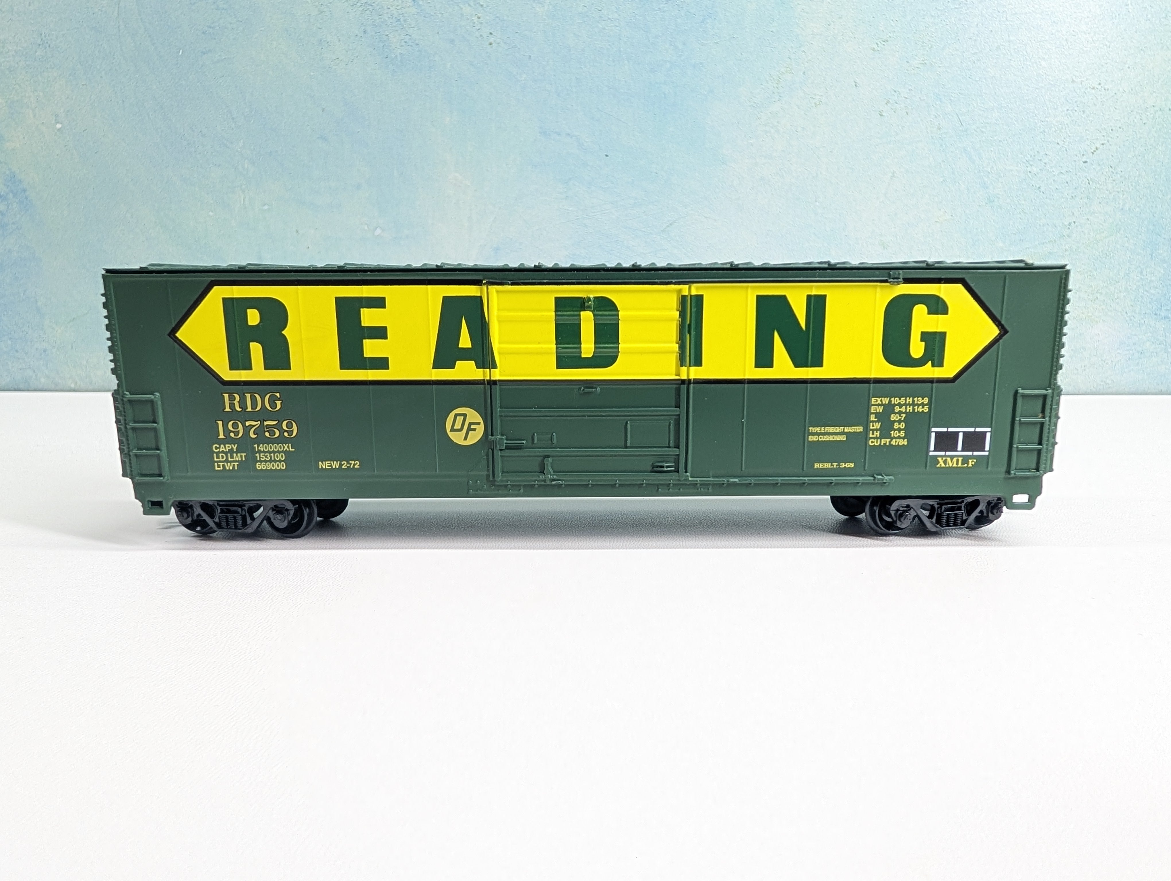 USED HO Scale 50' Box Car Reading RDG #19759