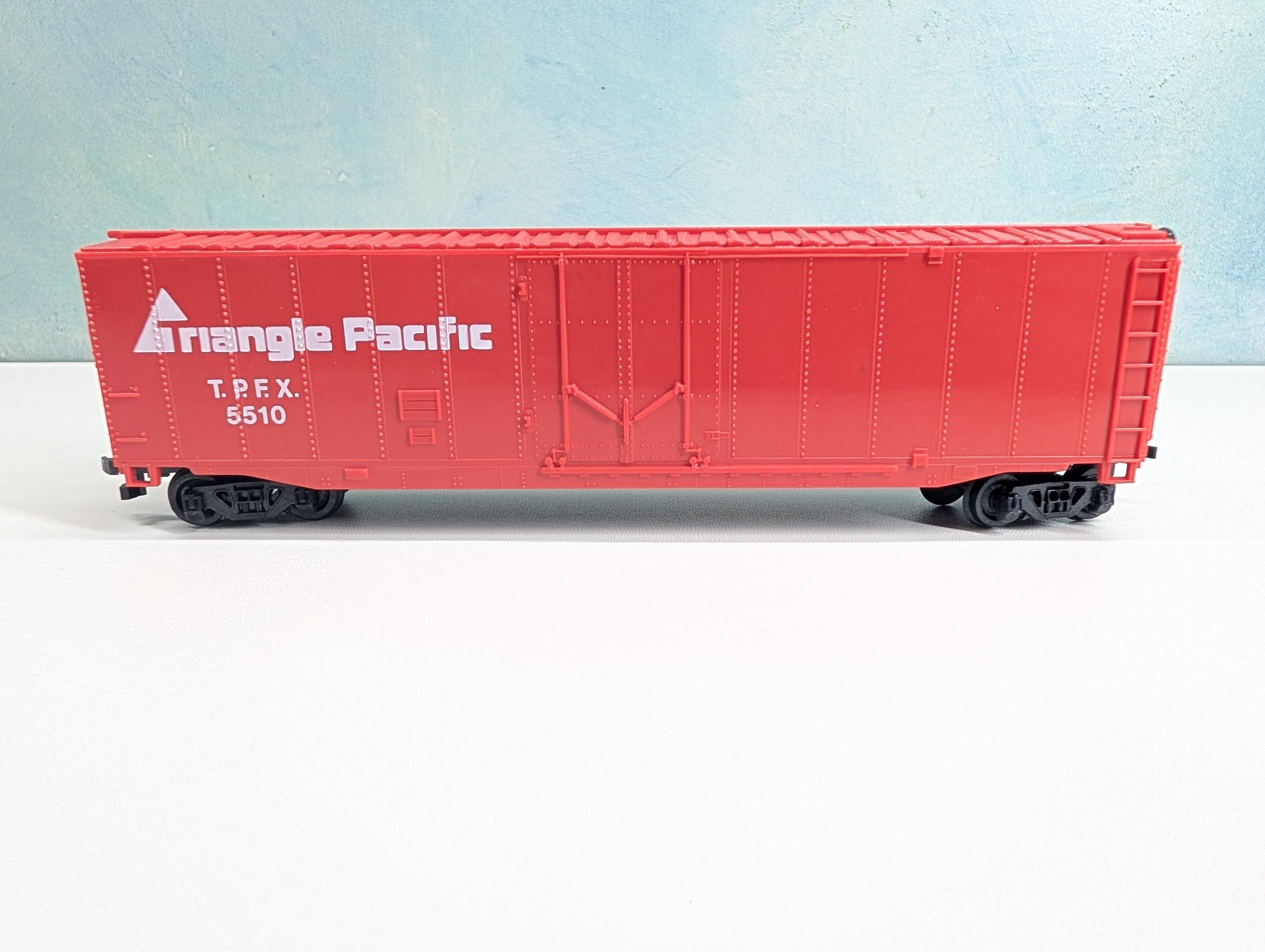 USED Bachmann HO Scale 50' Box Car Triangle Pacific TPEX #5510