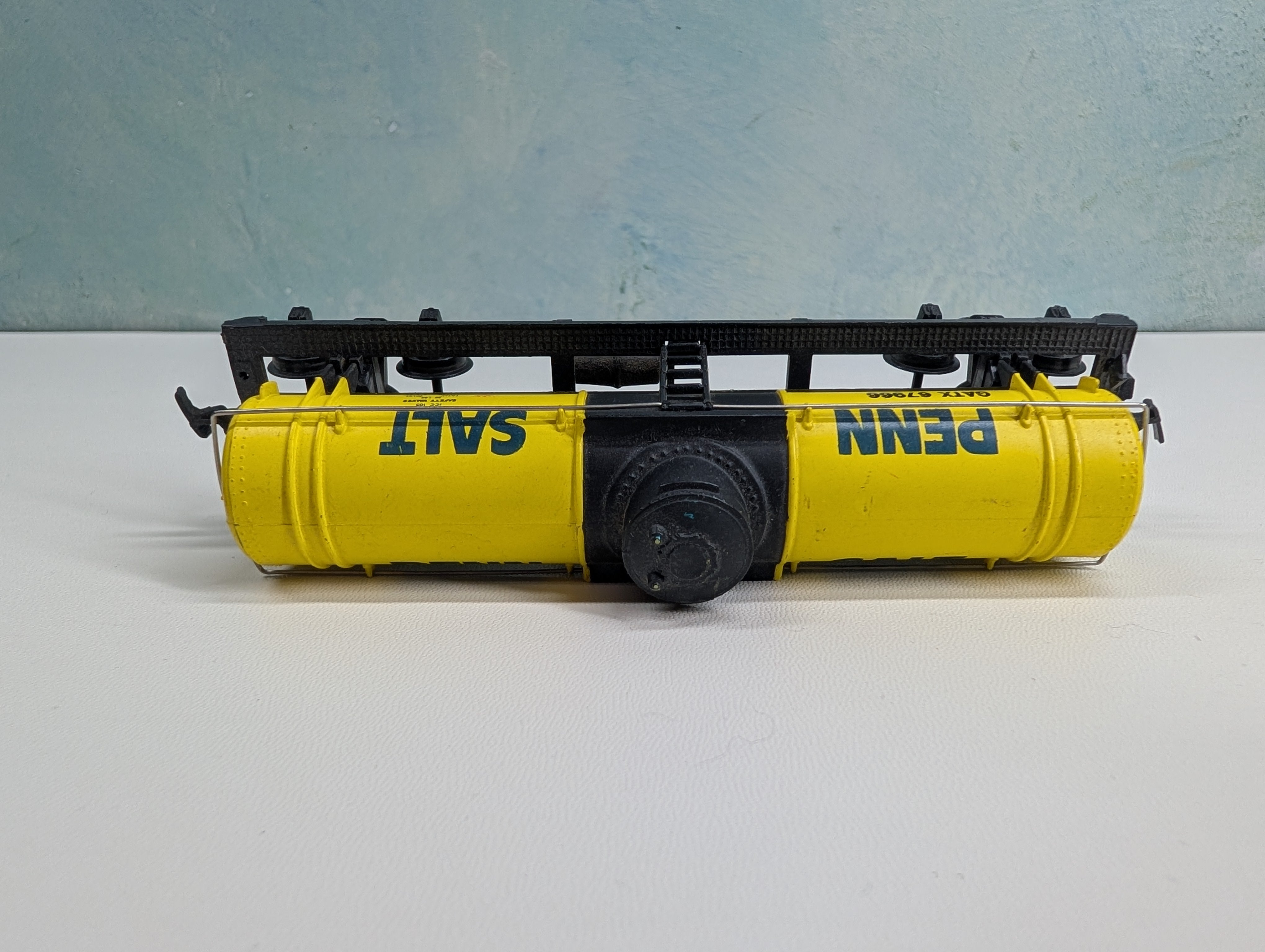 USED HO Scale Single Dome Tank Car Penn Salt GATX #67966