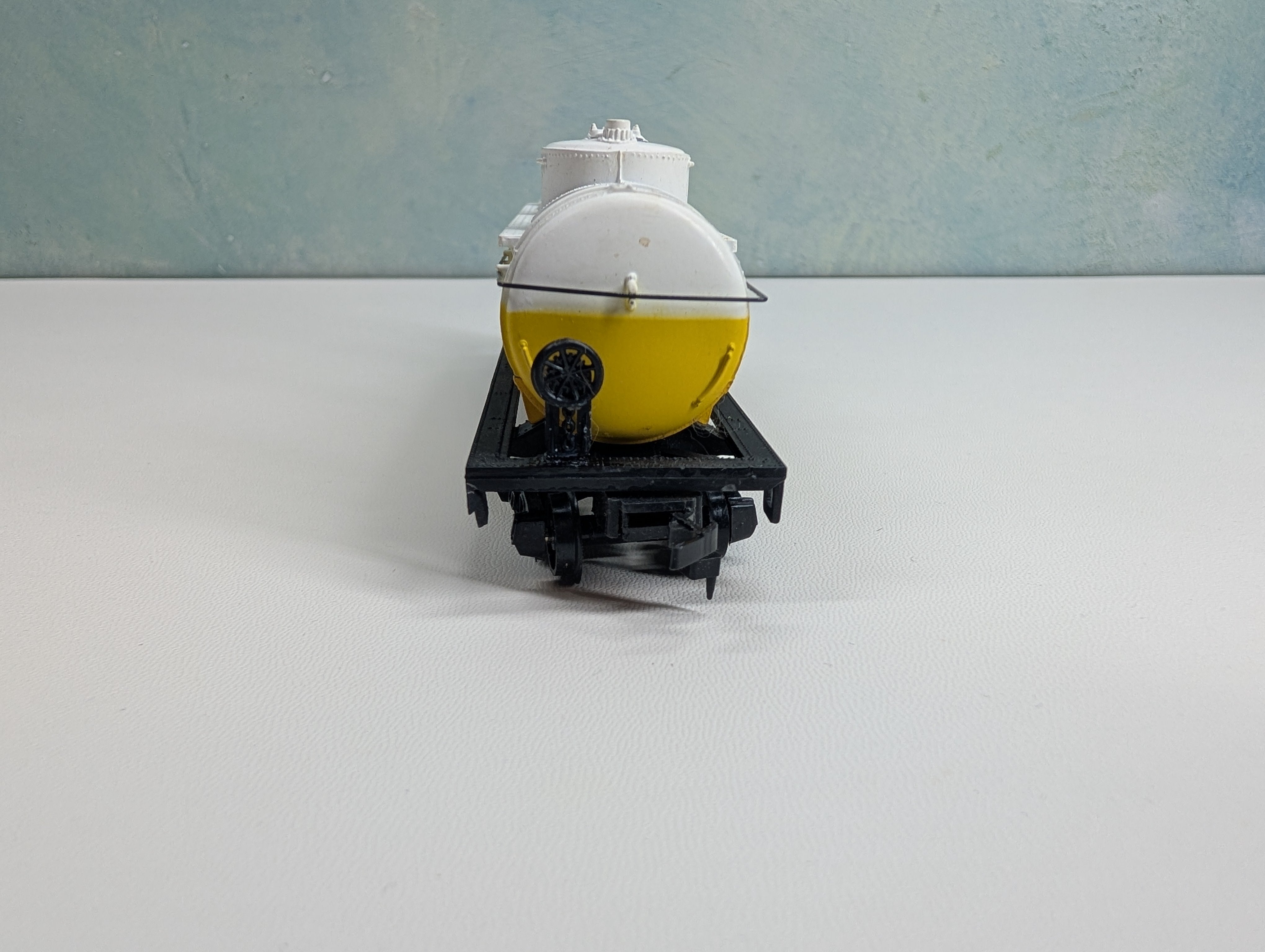USED HO Scale Triple Dome Tank Car Union Carbide UCPX #786