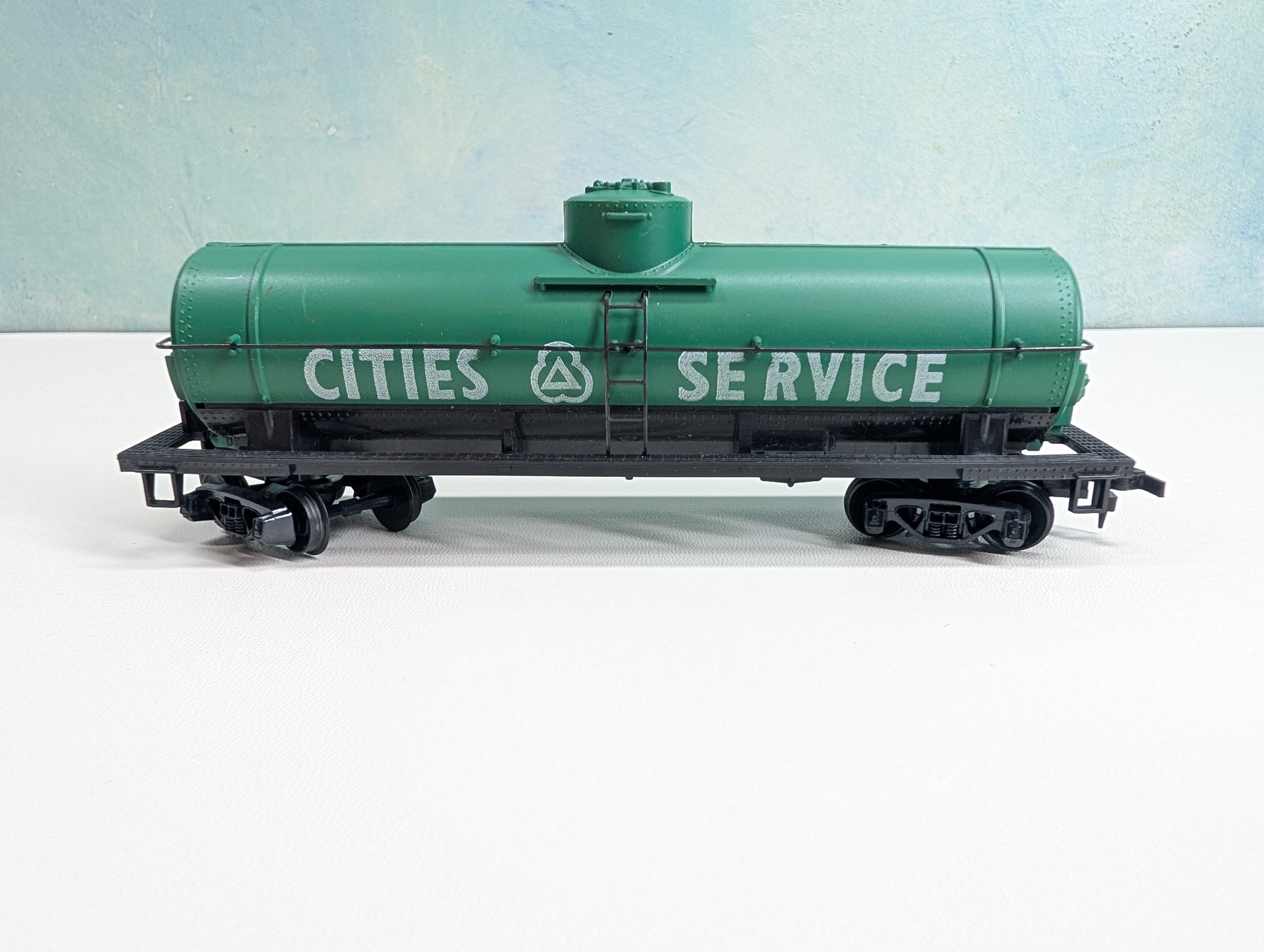 USED HO Scale Single Dome Tank Car Cities Service