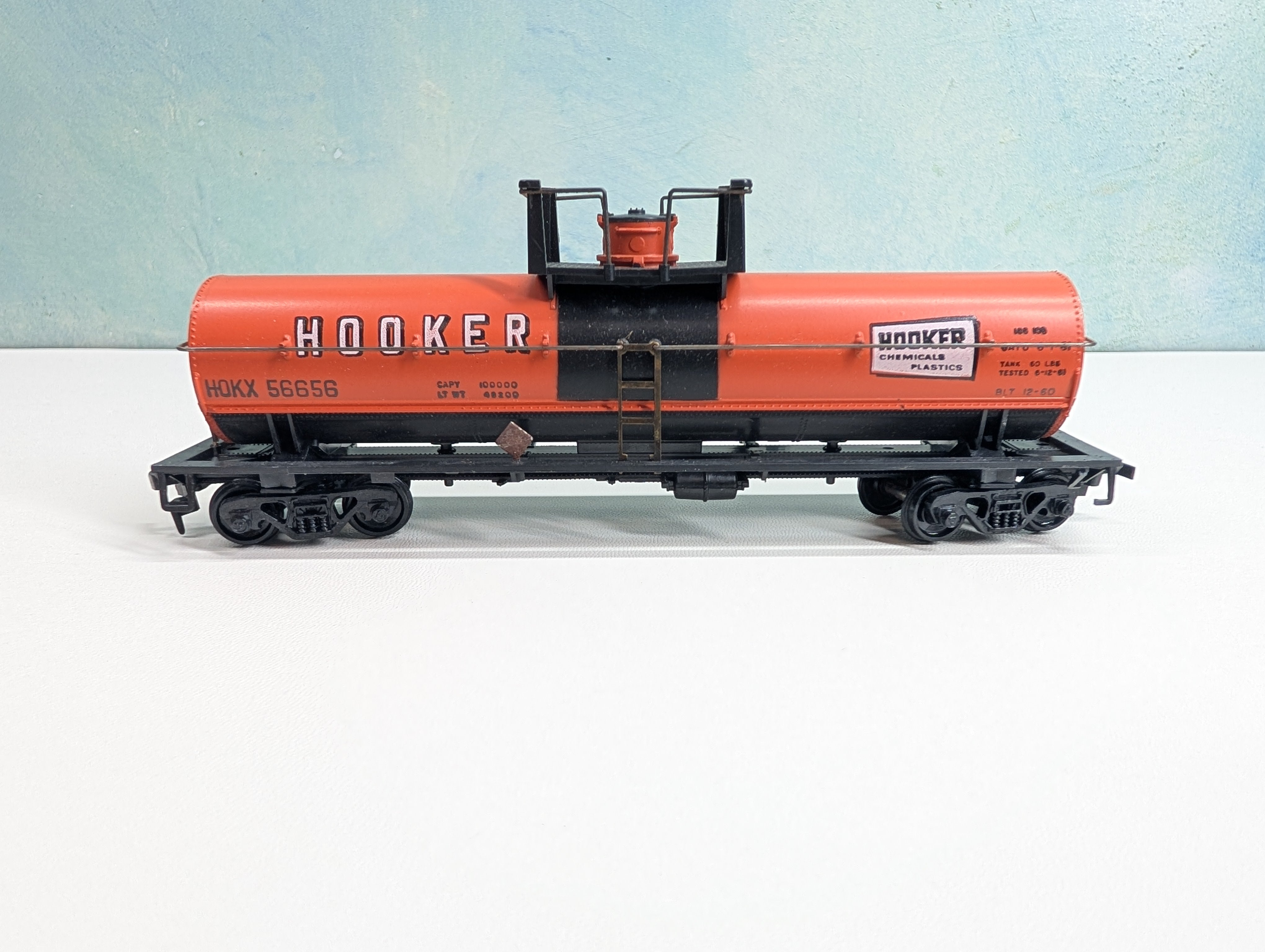 USED Athearn HO Scale Tank Car Hooker Chemical HOKX #56656