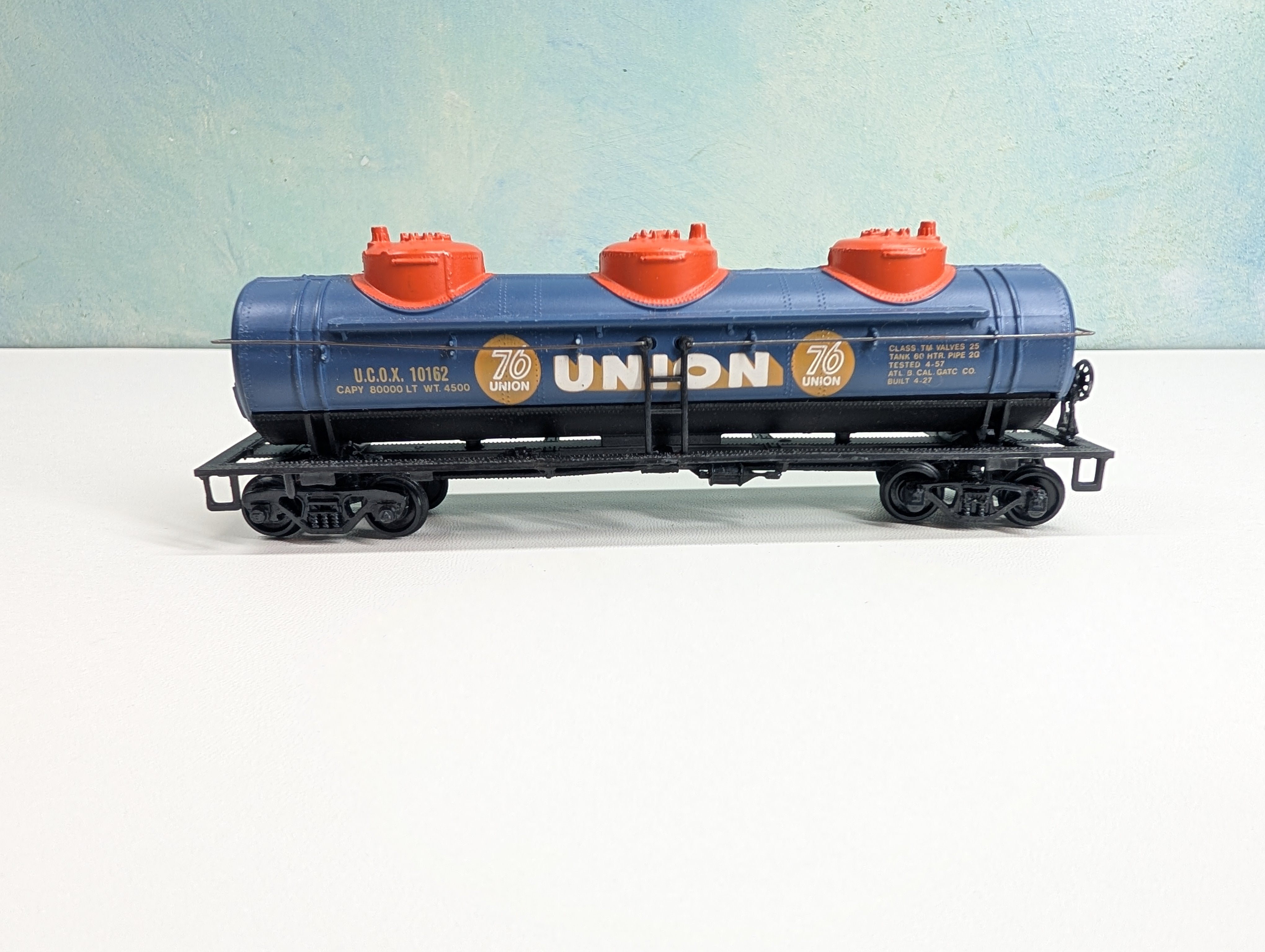 USED Bachmann HO Scale Triple Dome Tank Car Union 76 UCOX #10162