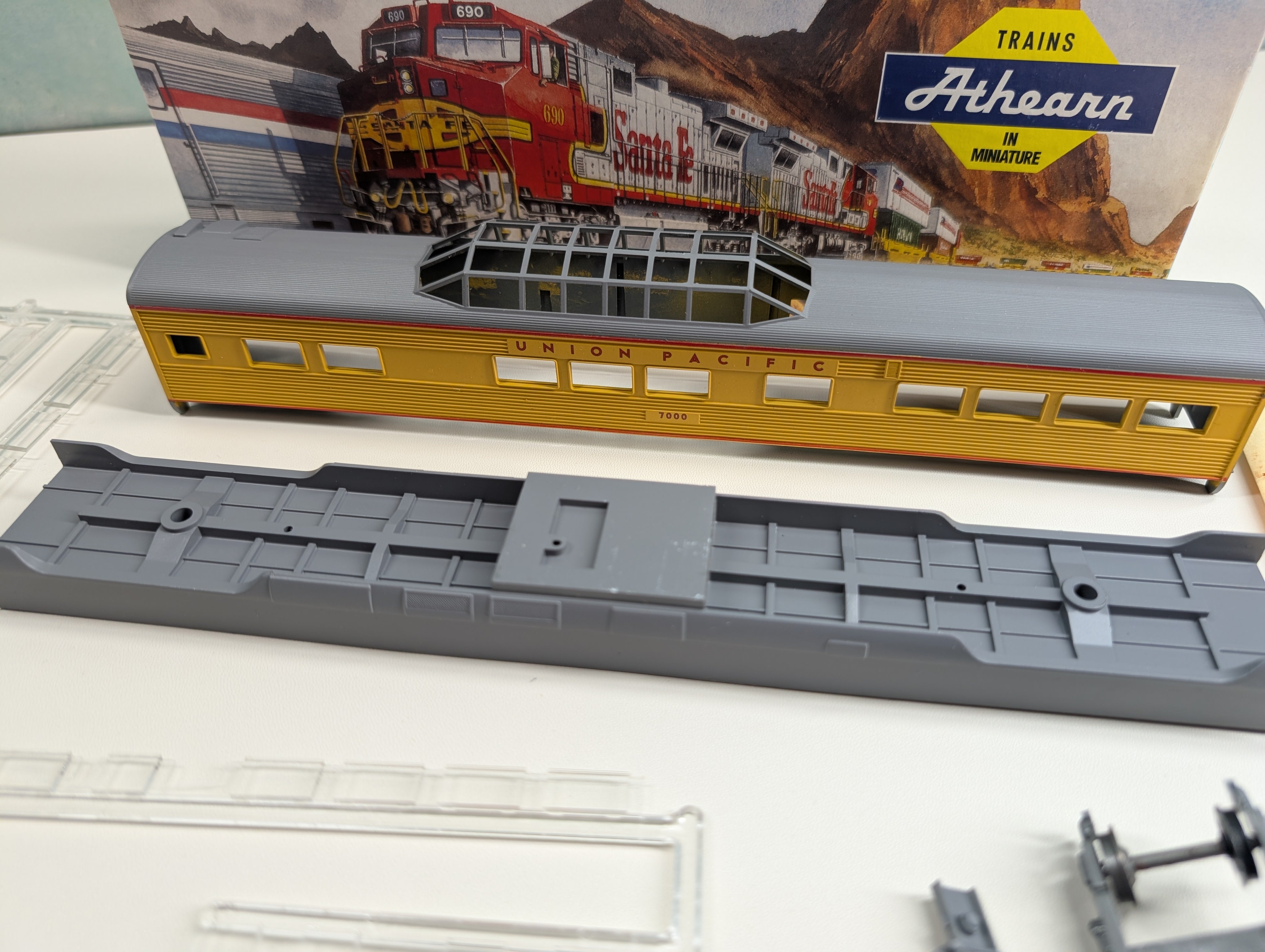 USED Athearn 2150 HO Scale SL Vista Dome Passenger Car Union Pacific #7000 KIT