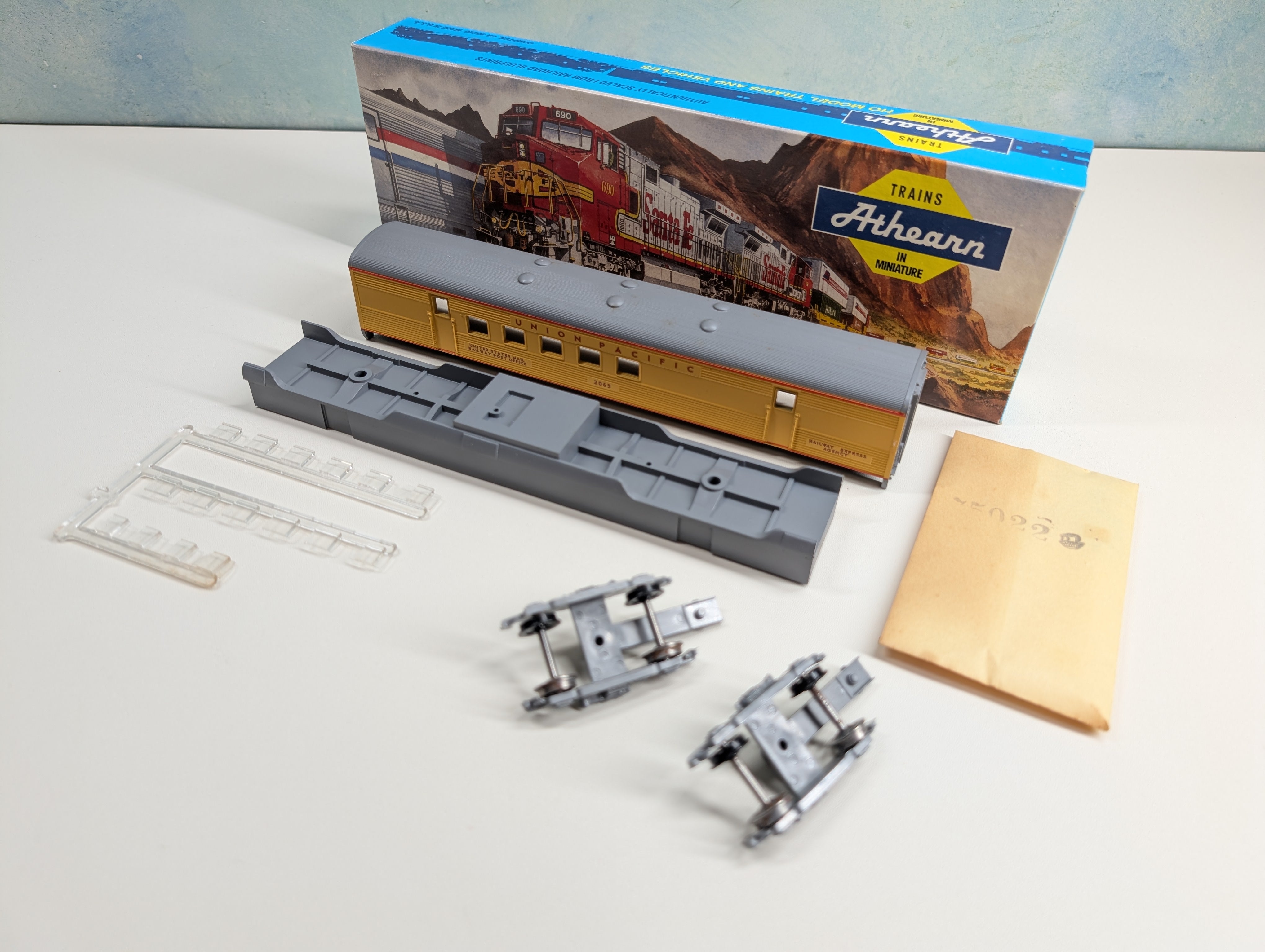 USED Athearn 2130 HO Scale SL RPO Passenger Car Union Pacific #2065 KIT