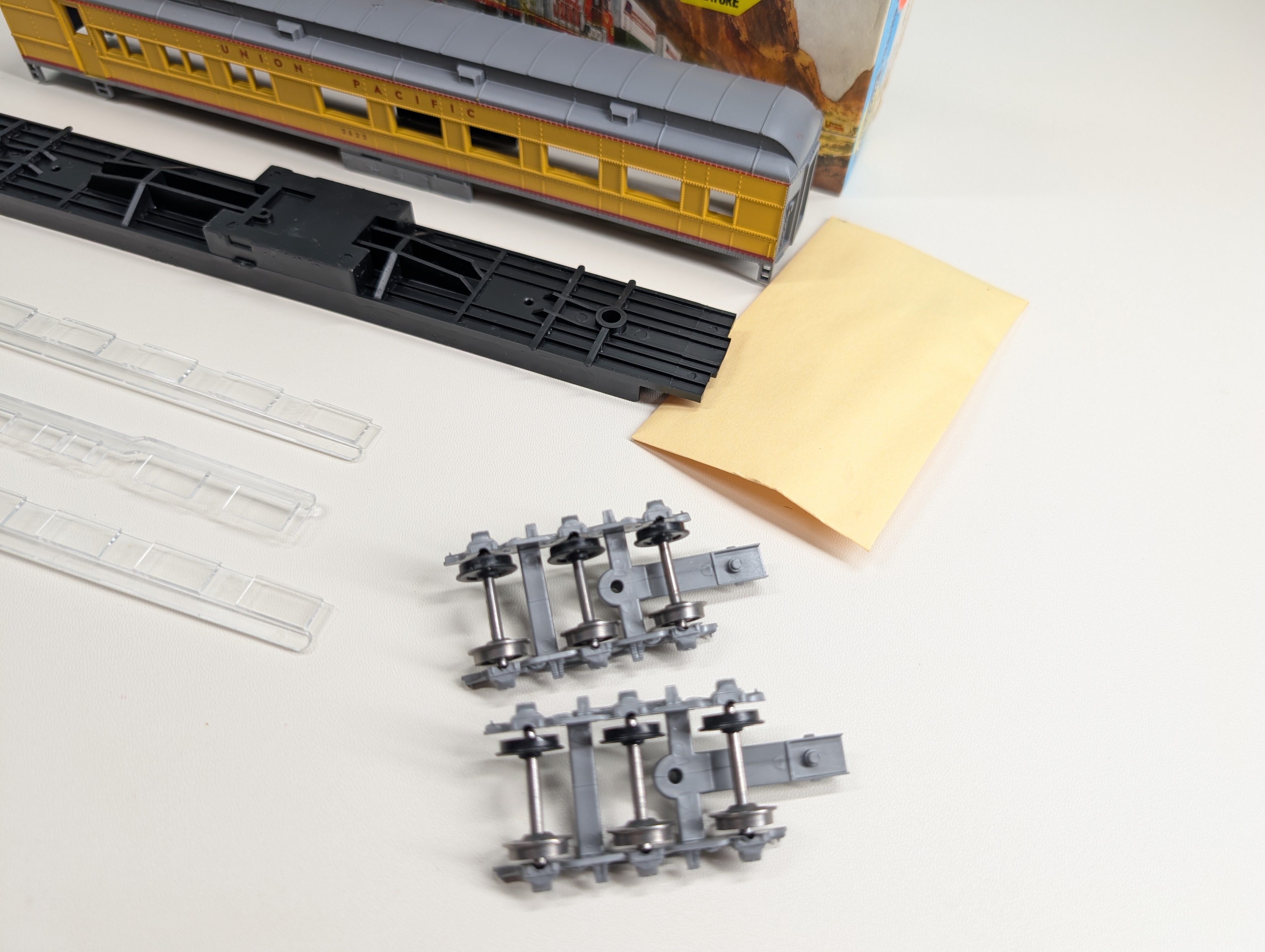 USED Athearn 2530 HO Scale STD Diner Passenger Car Union Pacific #3623 KIT