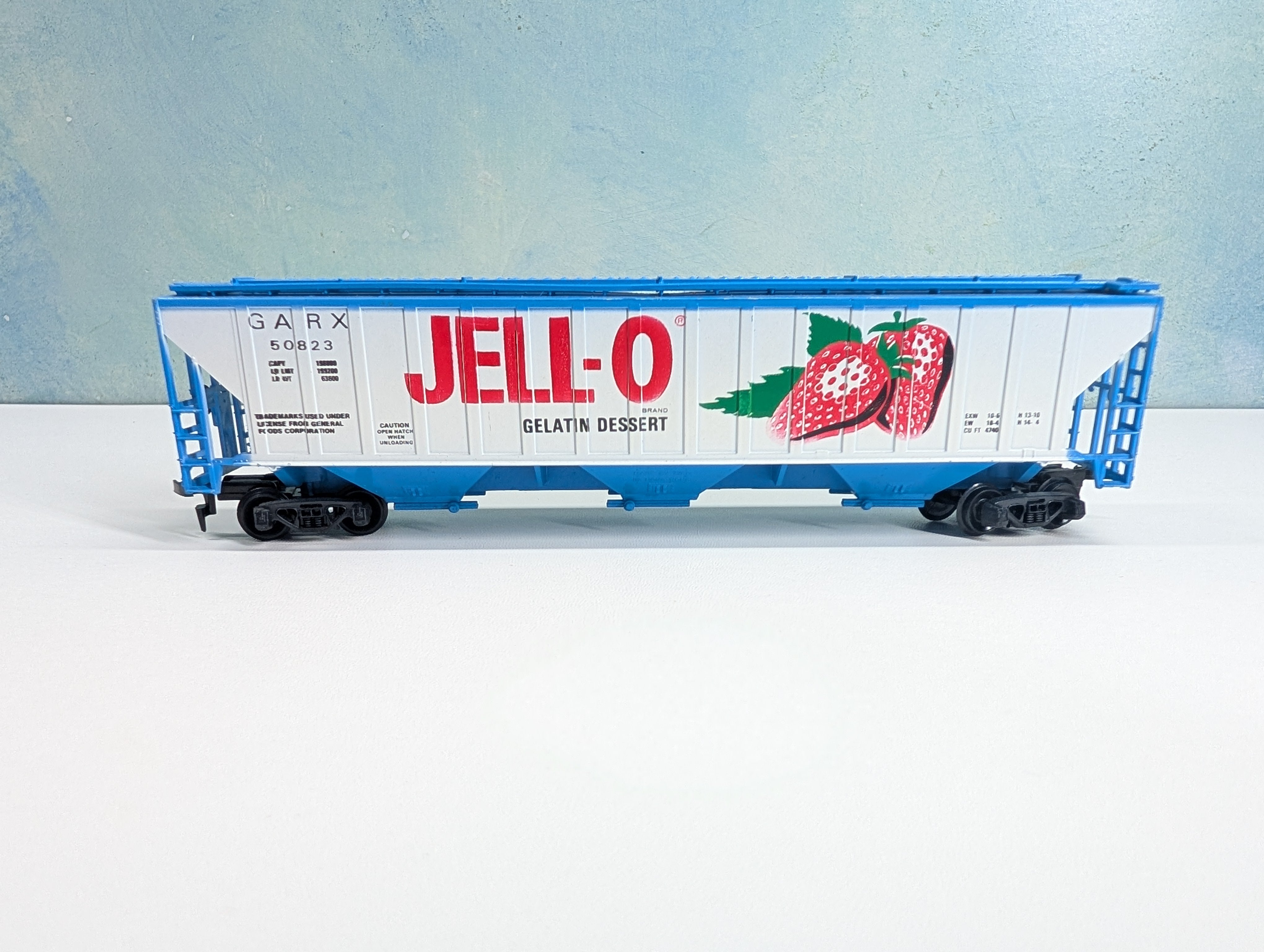 USED Tyco HO Scale Covered Billboard Hopper Jell-O GARX #50823