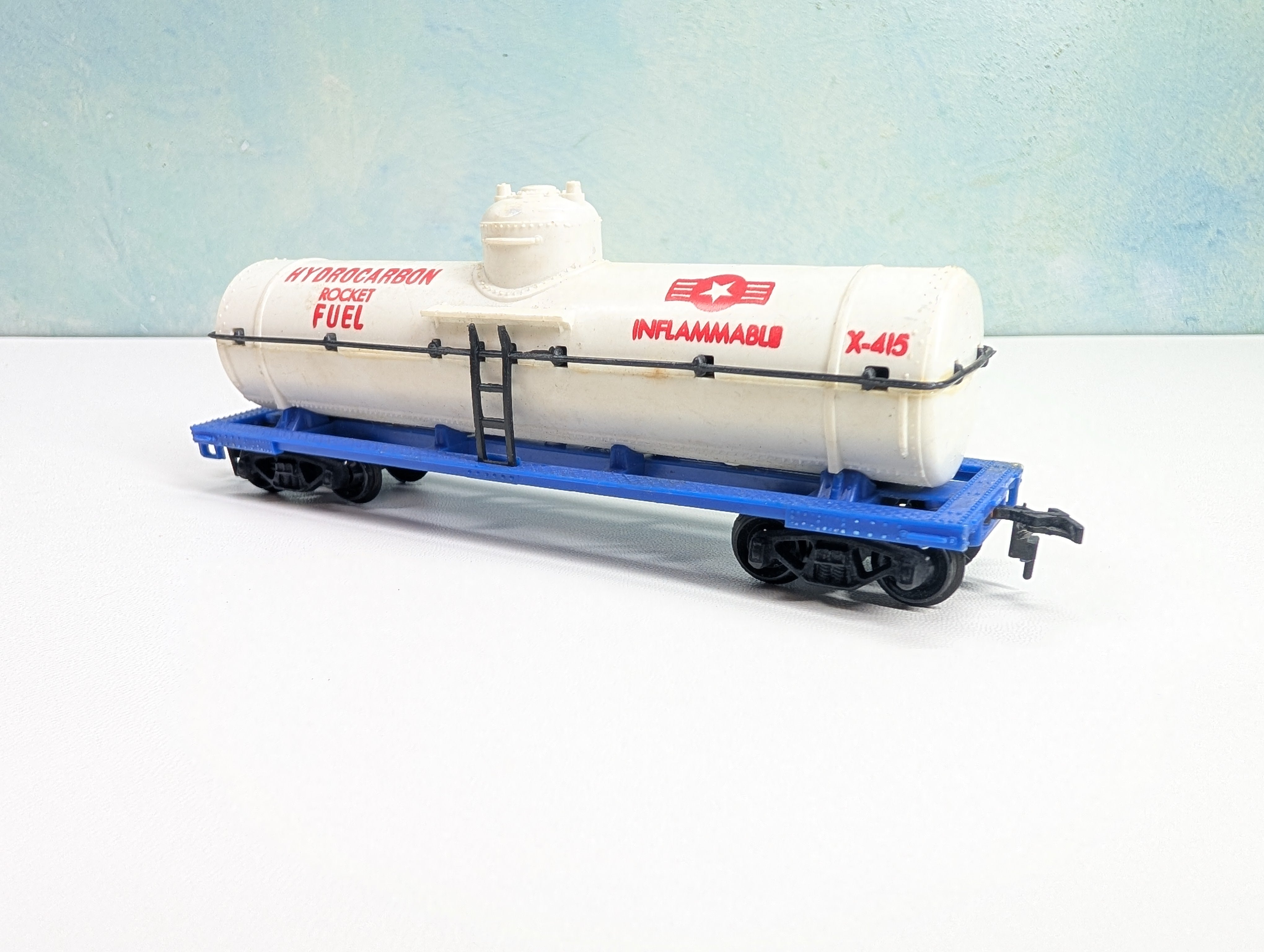 USED HO Scale Single Dome Tank Car Rocket Fuel #X-415
