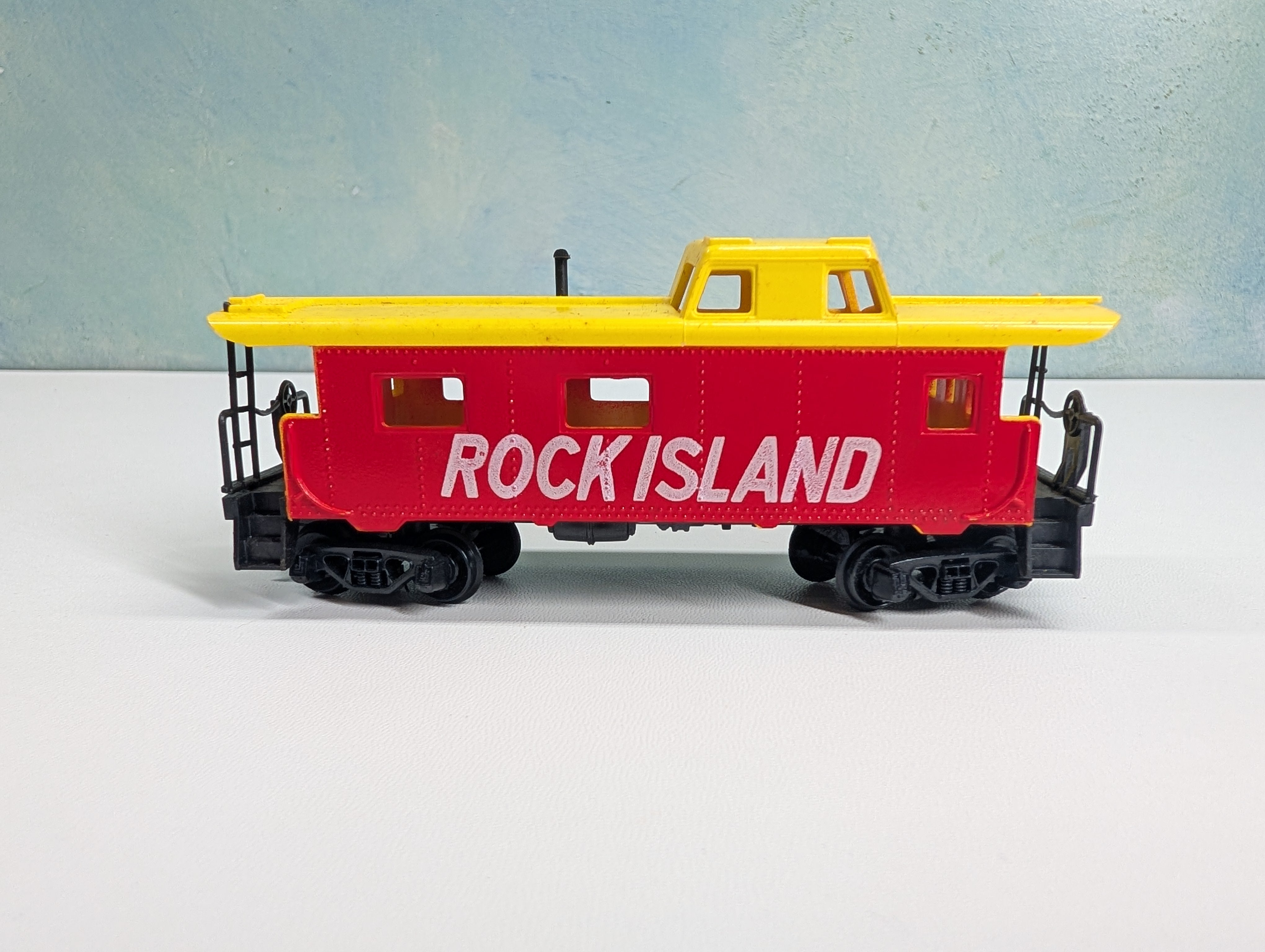 USED Tyco HO Scale Caboose Rock Island