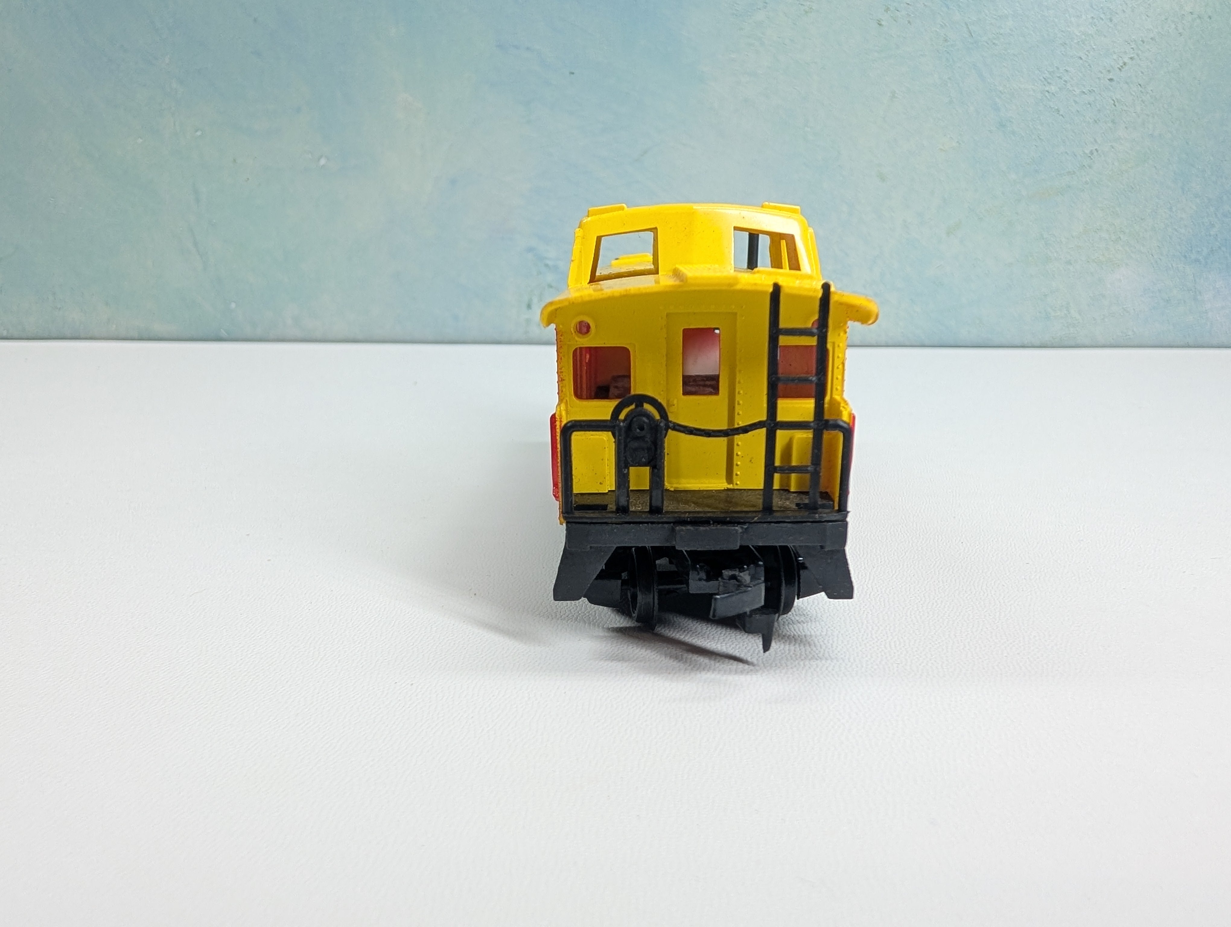 USED Tyco HO Scale Caboose Rock Island