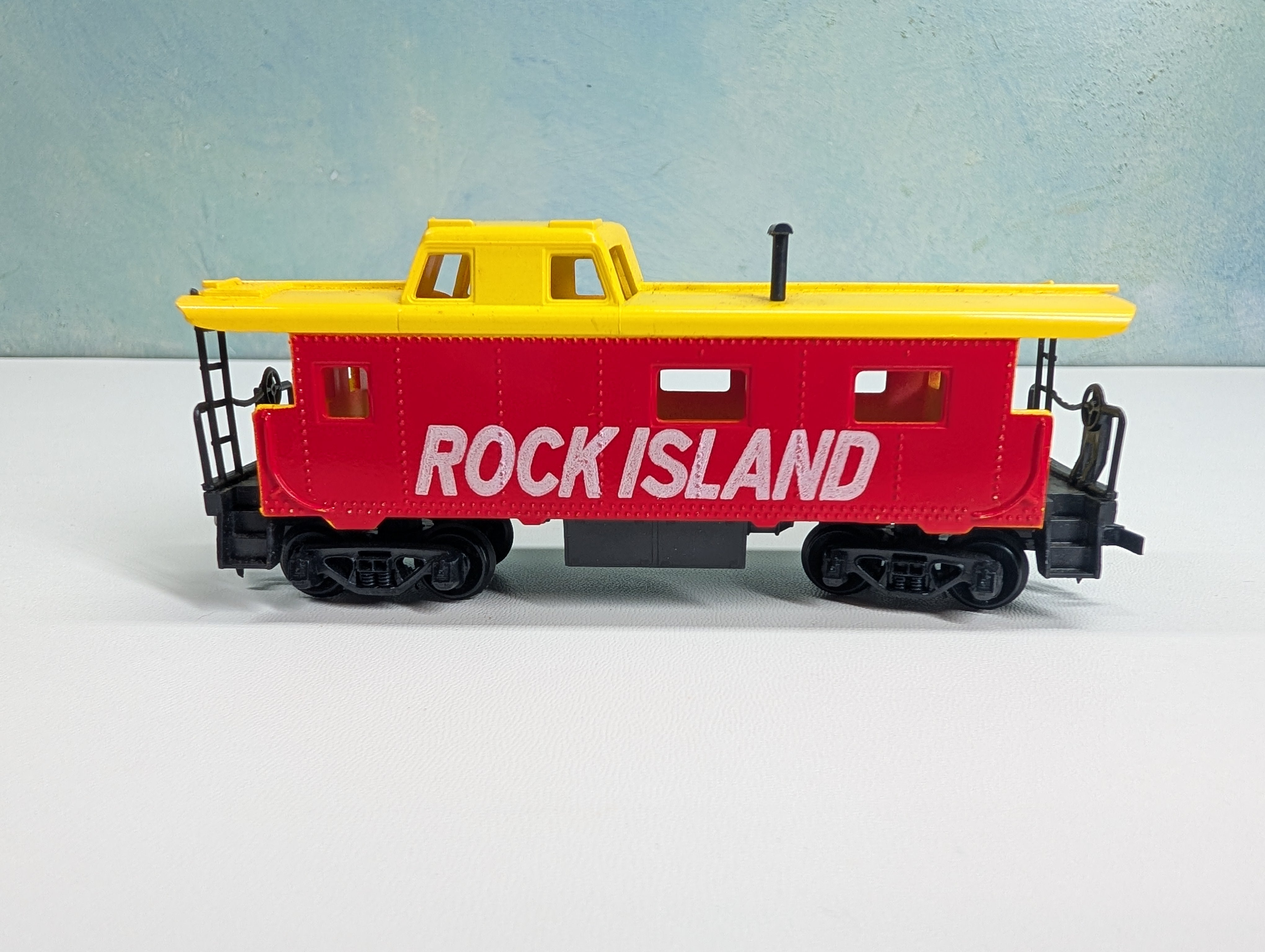USED Tyco HO Scale Caboose Rock Island