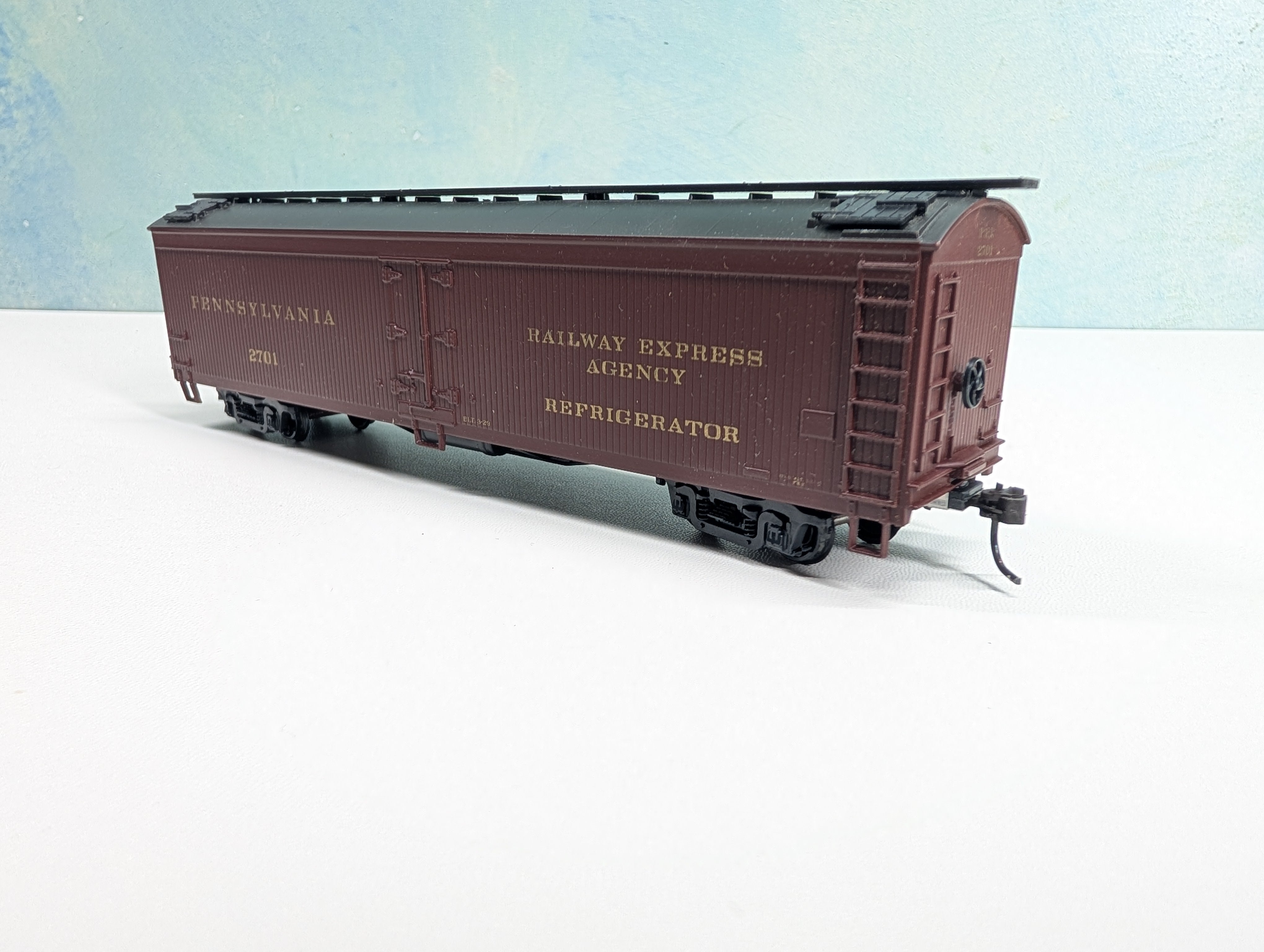 USED Athearn HO Scale Express Reefer Pennsylvania PRR #2701
