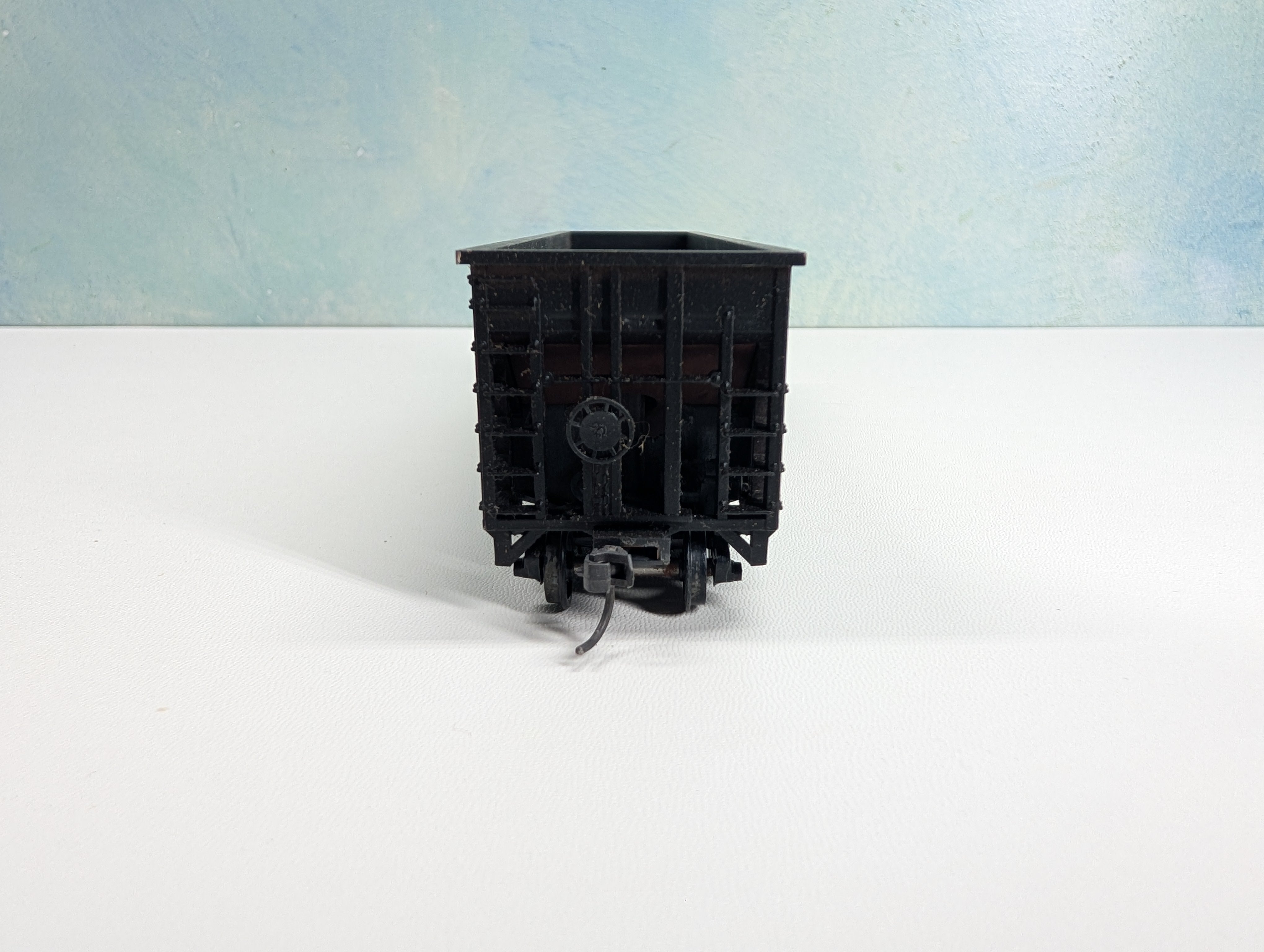 USED HO Scale 100 Ton Hopper Penn Central PC #483922