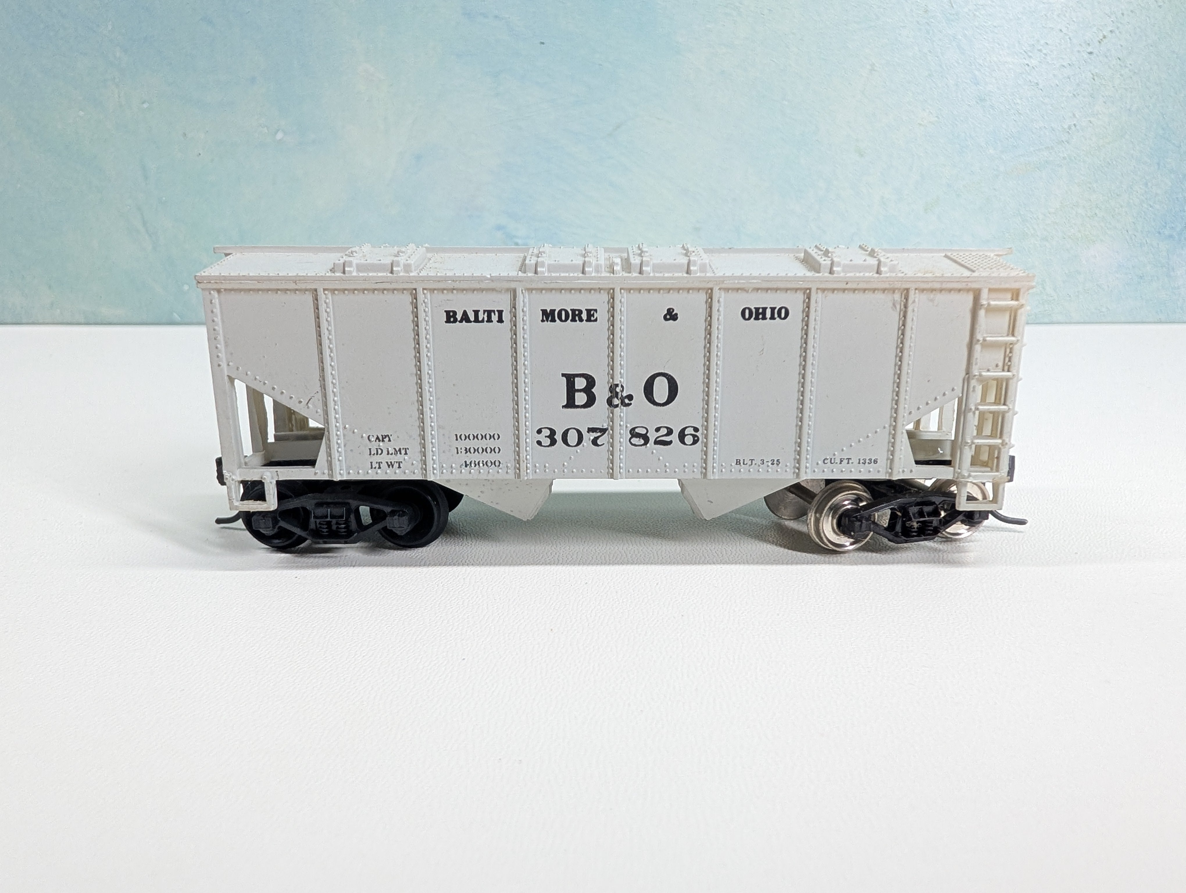 USED HO Scale Covered Hopper Baltimore and Ohio B&O #307826