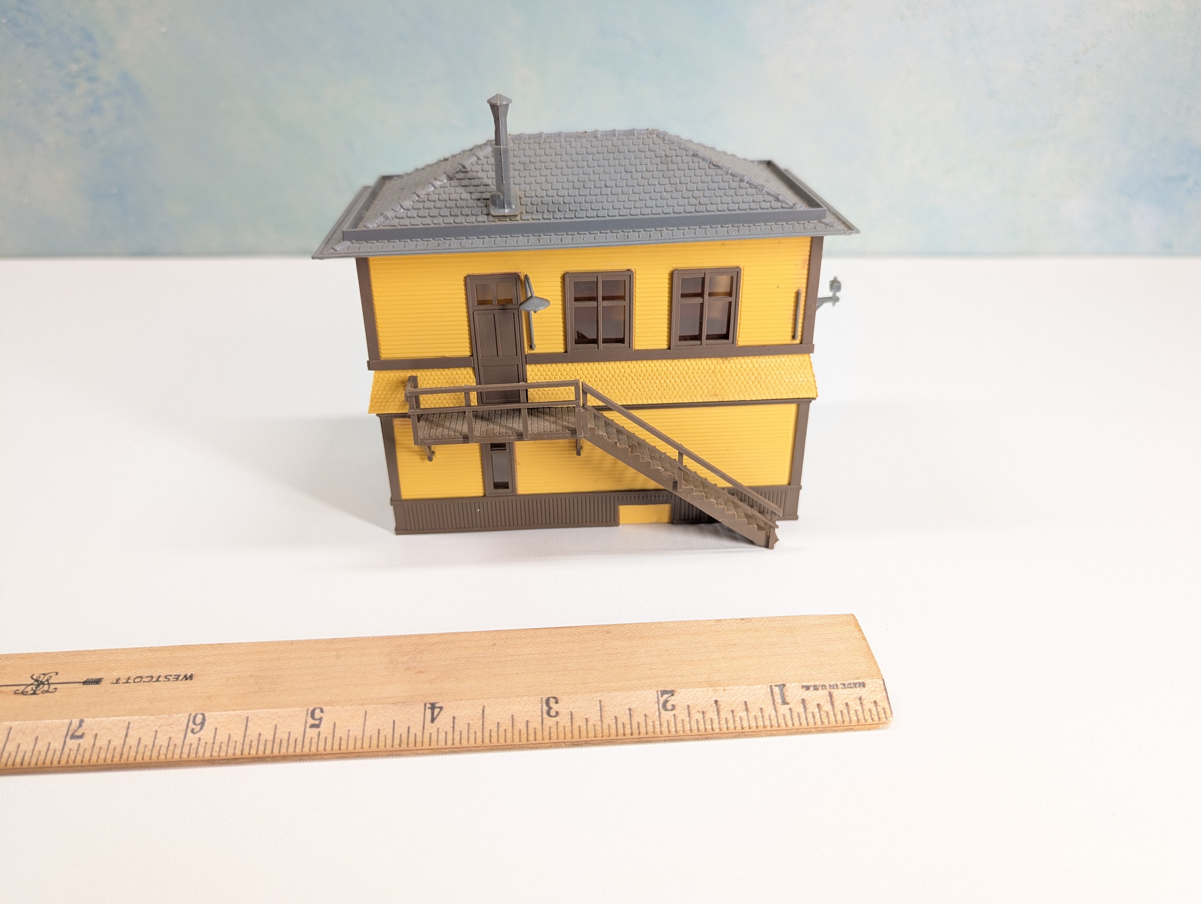 USED HO Scale Interlocking Tower
