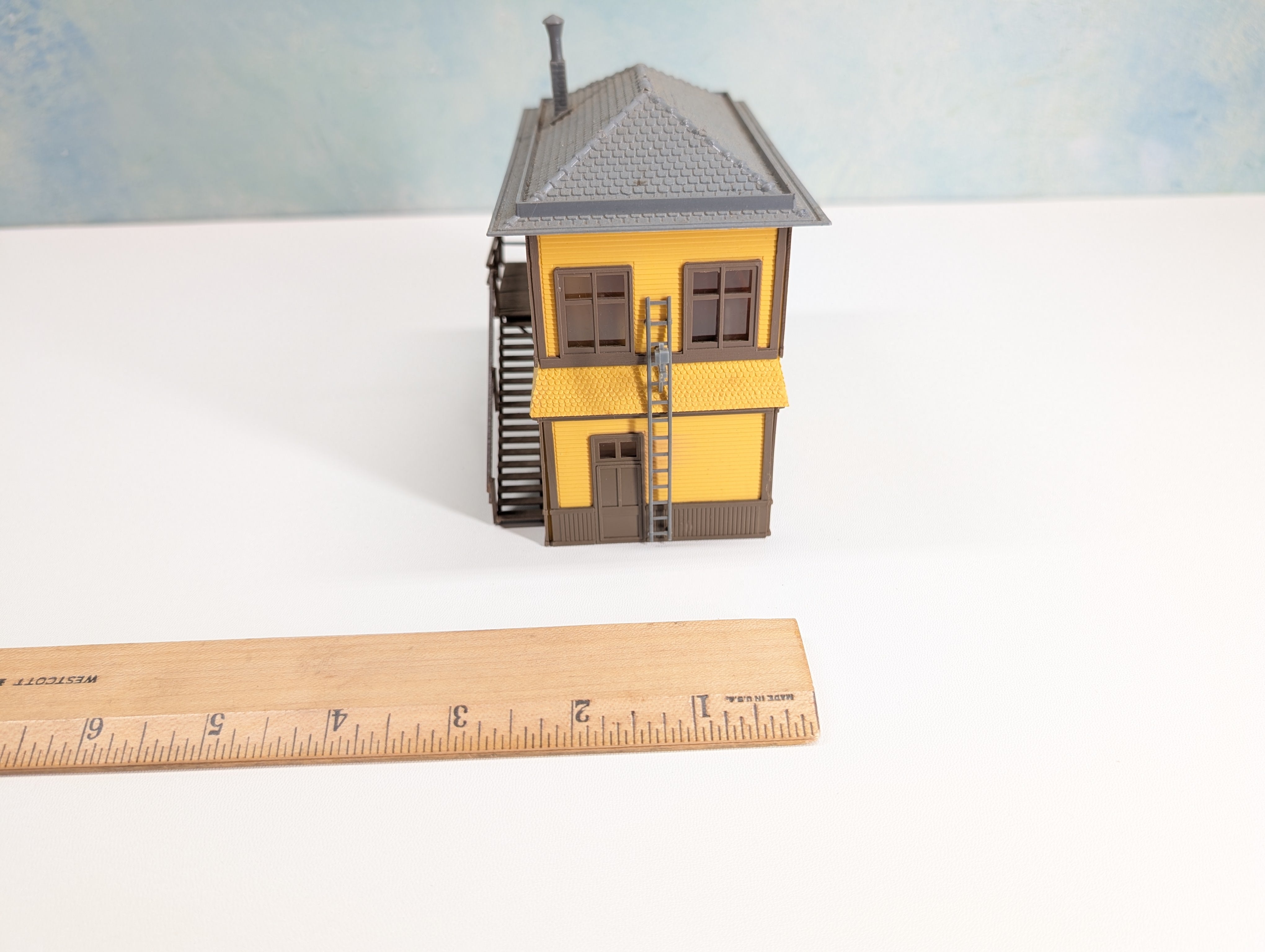 USED HO Scale Interlocking Tower