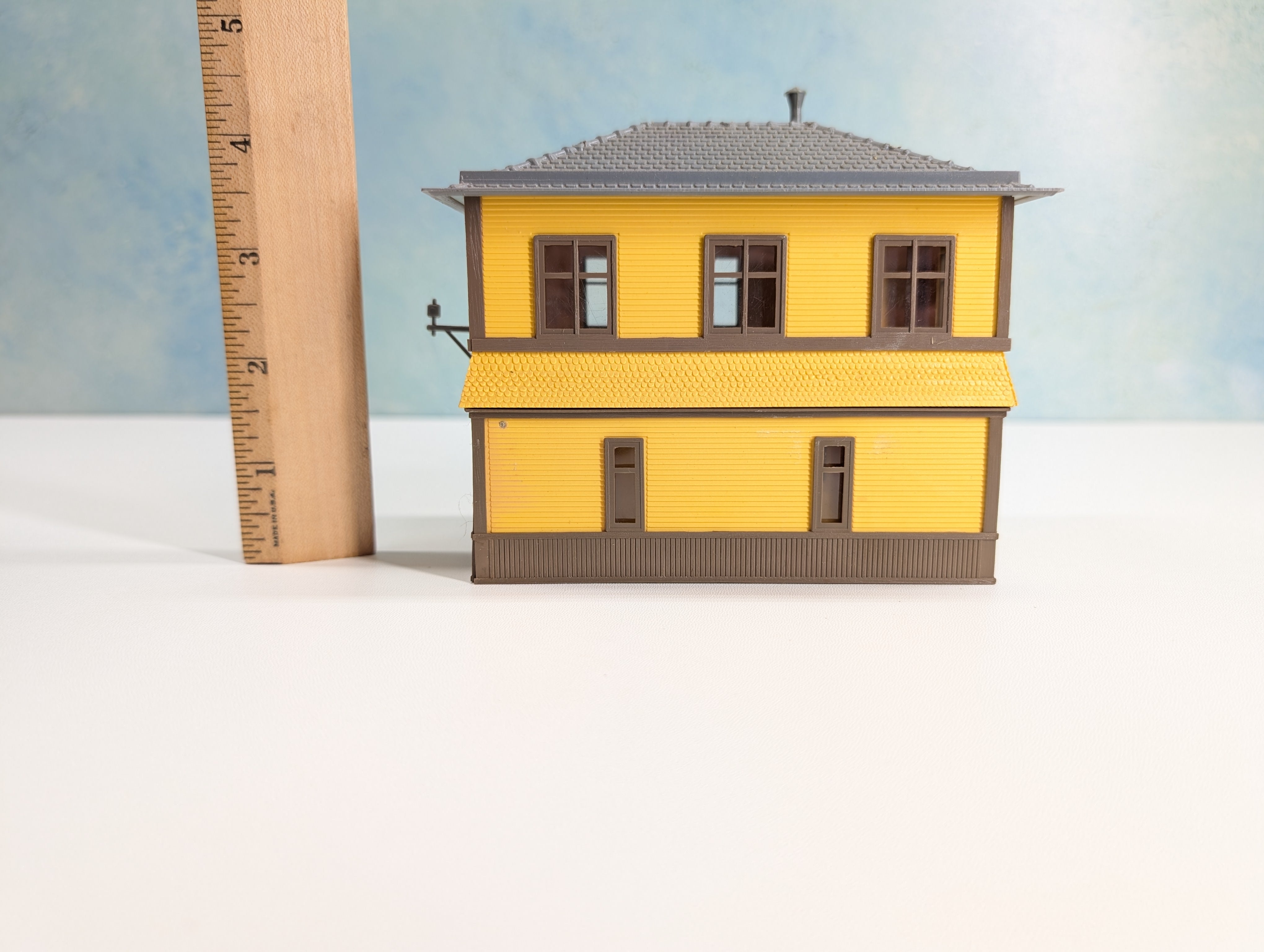 USED HO Scale Interlocking Tower