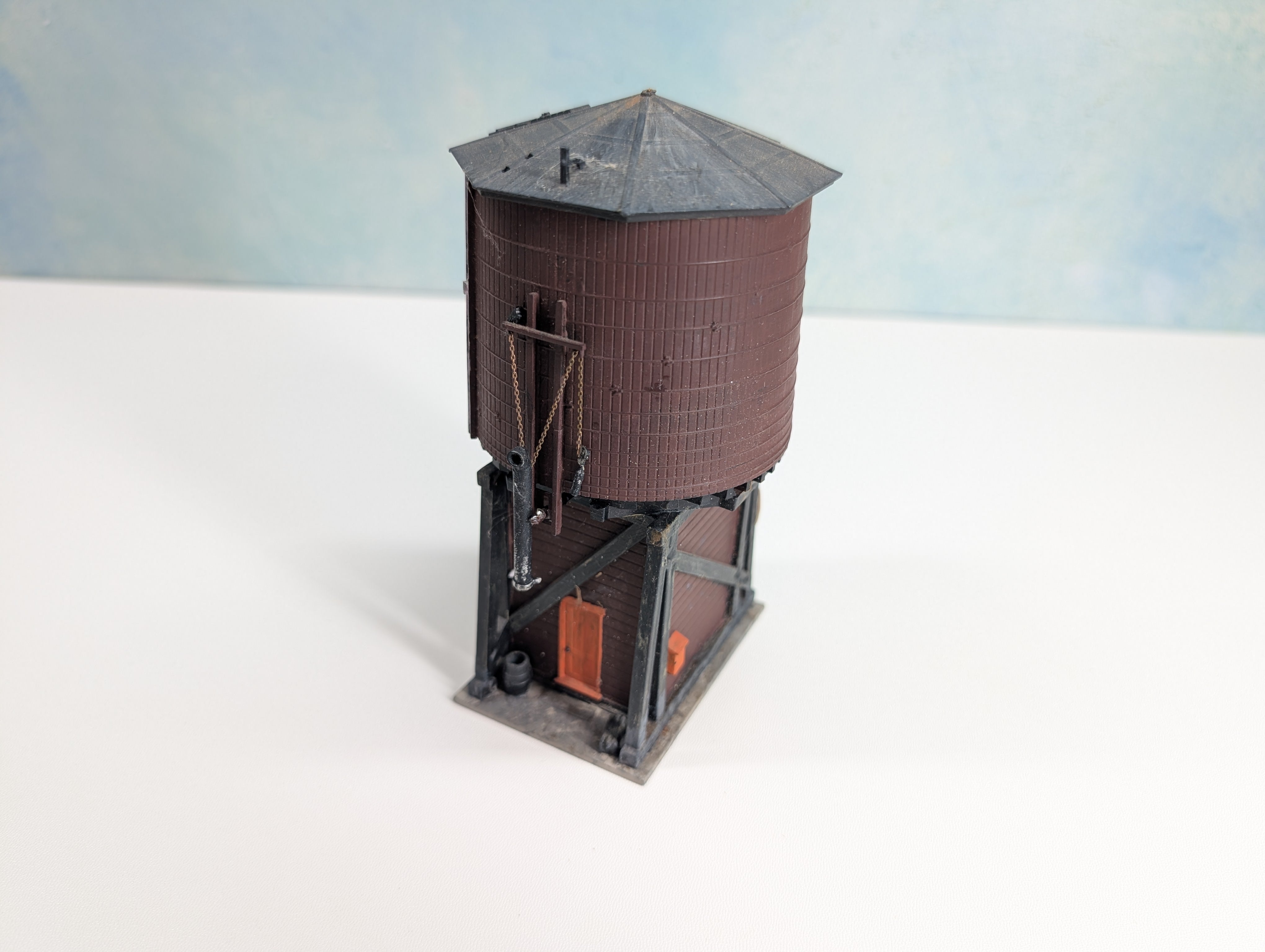 USED HO Scale Wood Water Tower