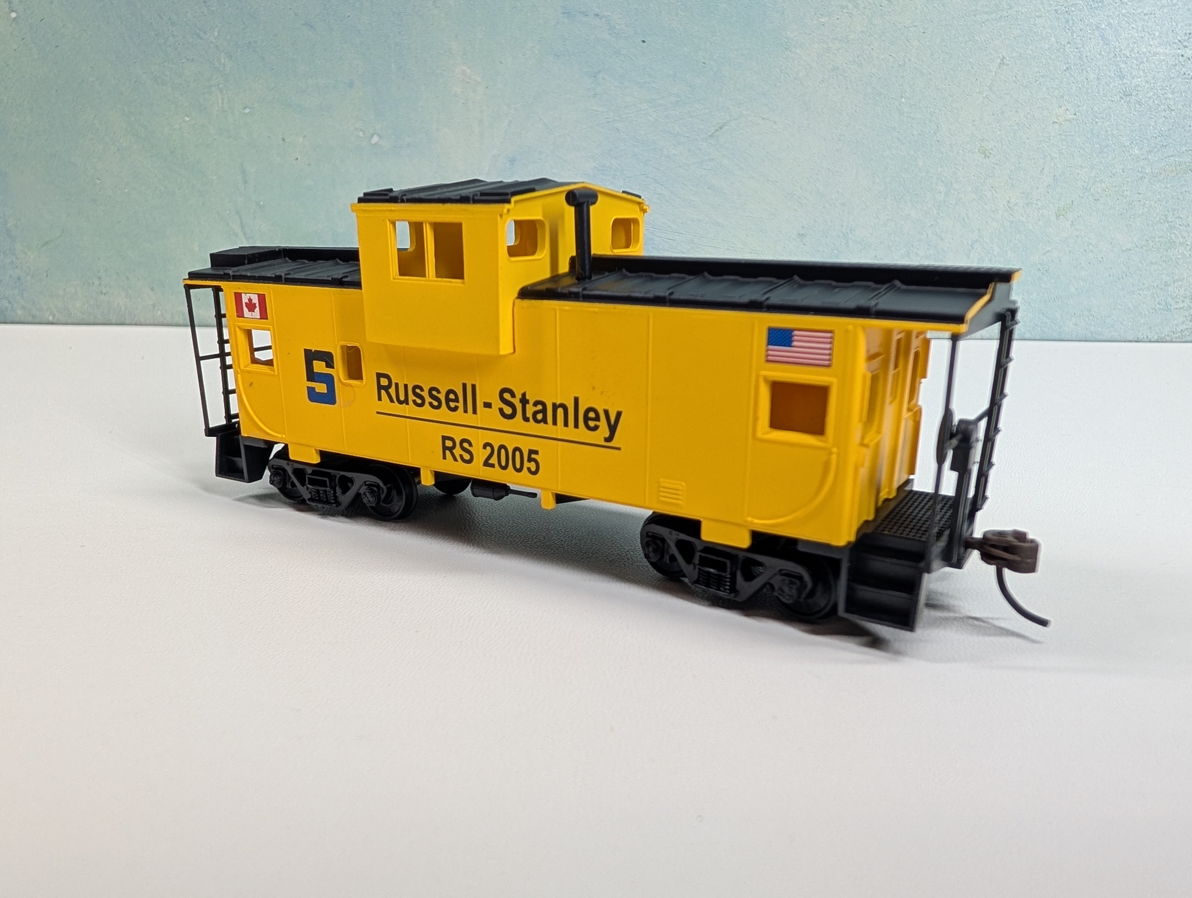 USED Walthers Trainline HO Scale Wide Vision Caboose Russell-Stanley RS #2005