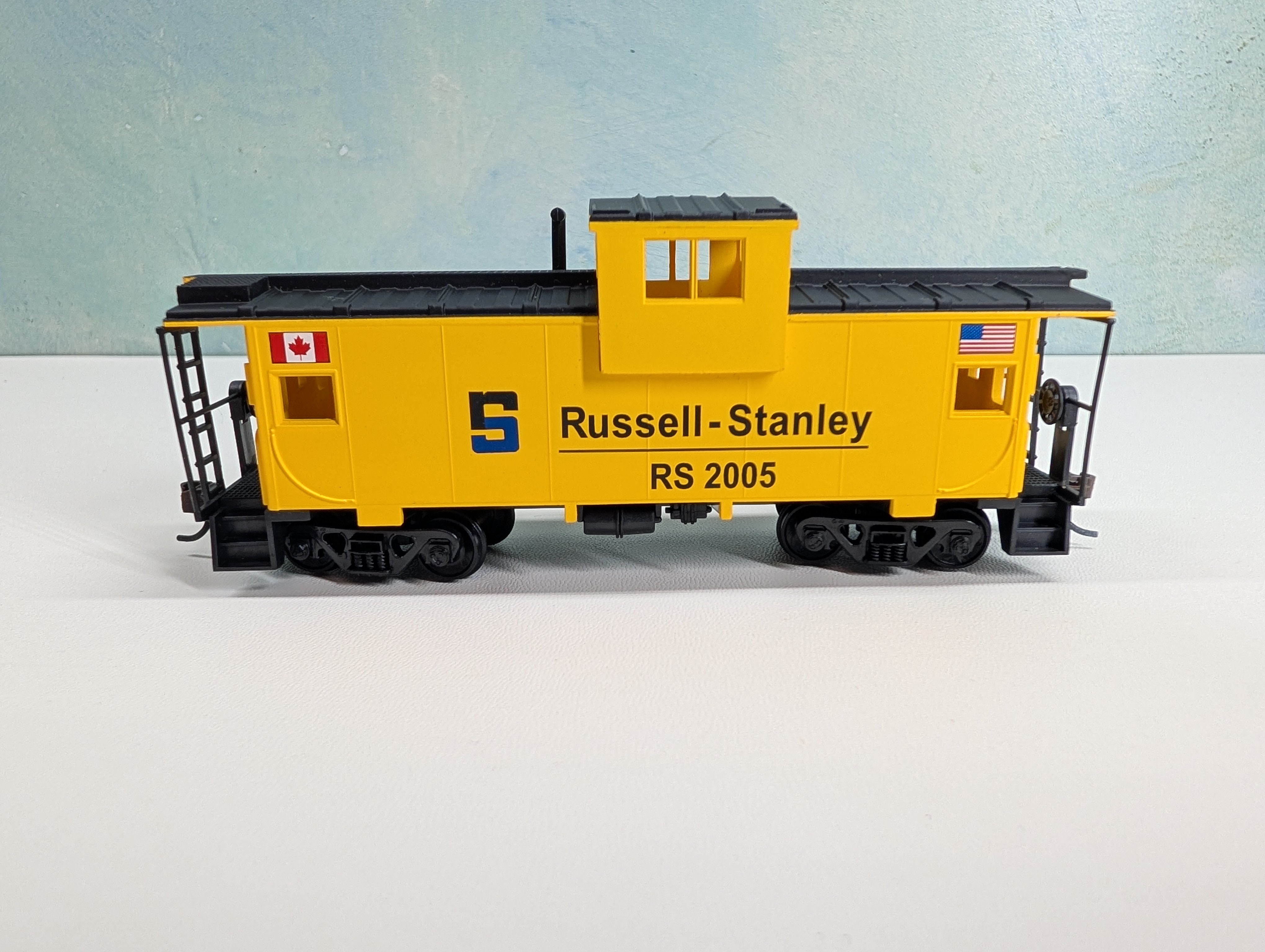 USED Walthers Trainline HO Scale Wide Vision Caboose Russell-Stanley RS #2005