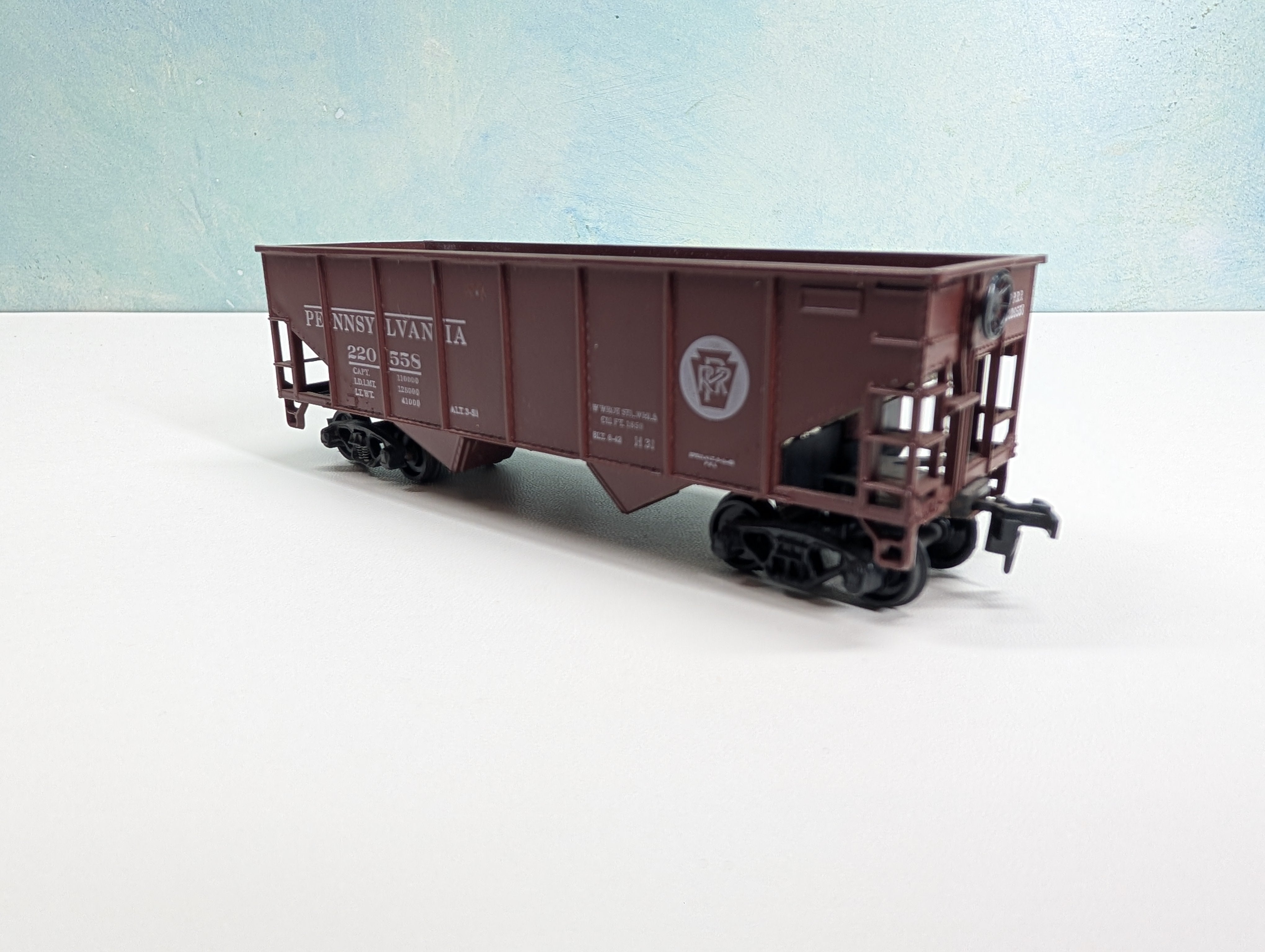 USED Athearn HO Scale 2 Bay Hopper Pennsylvania PRR #220558
