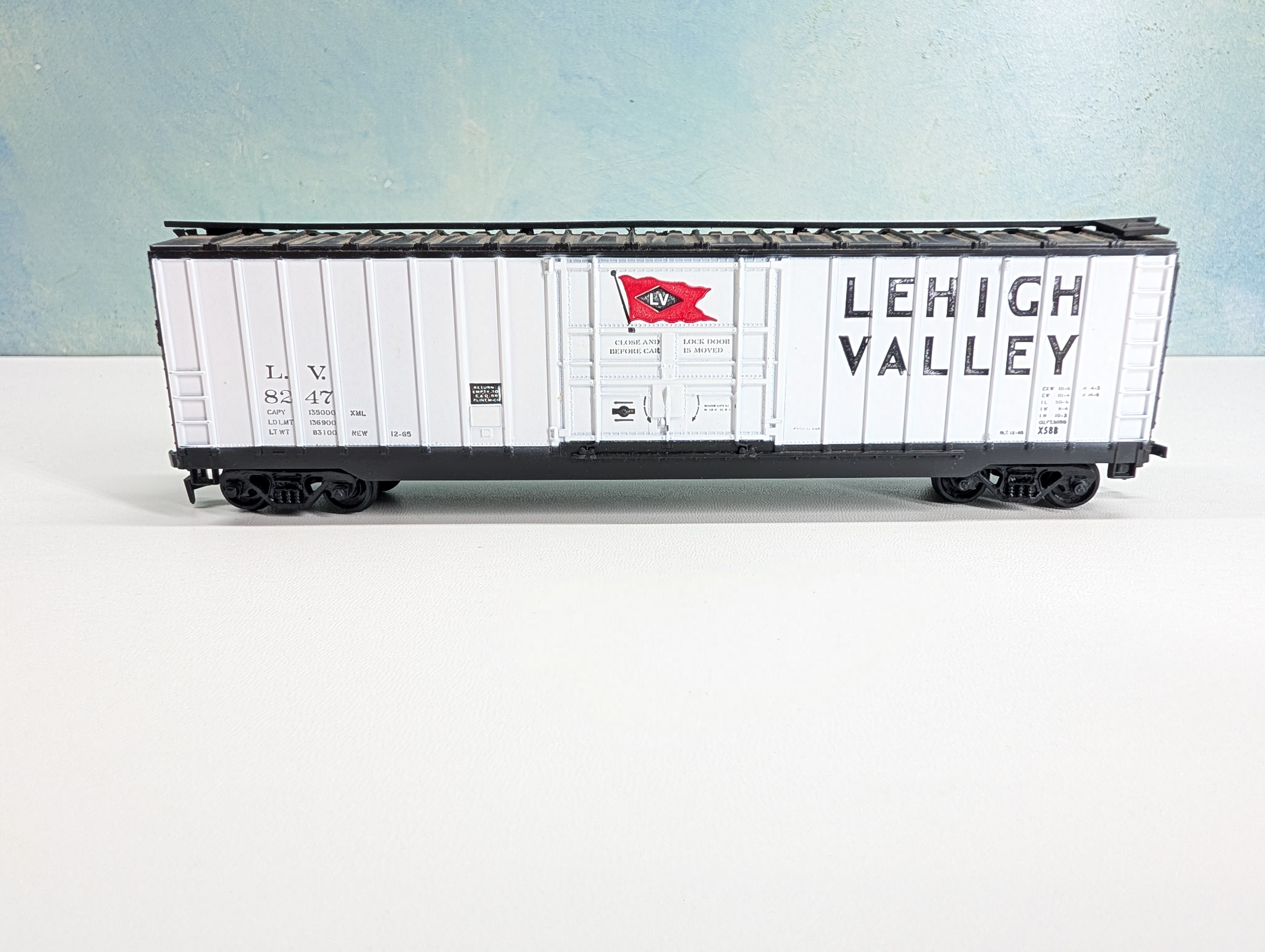 USED Athearn HO Scale 50' Box Car Lehigh Valley LV #8247
