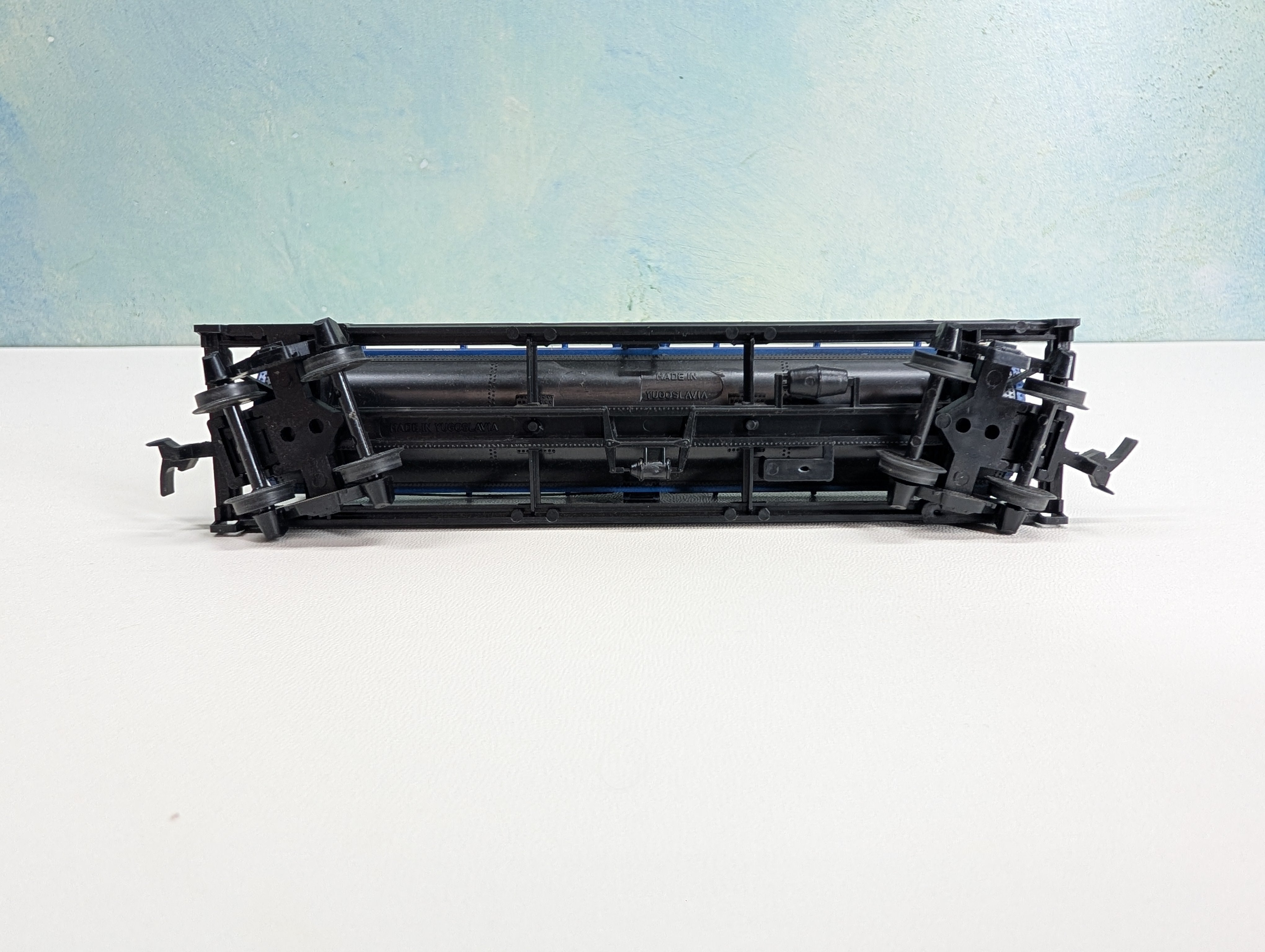 USED HO Scale Single Dome Chemical Tank Car DOW GATX #10300