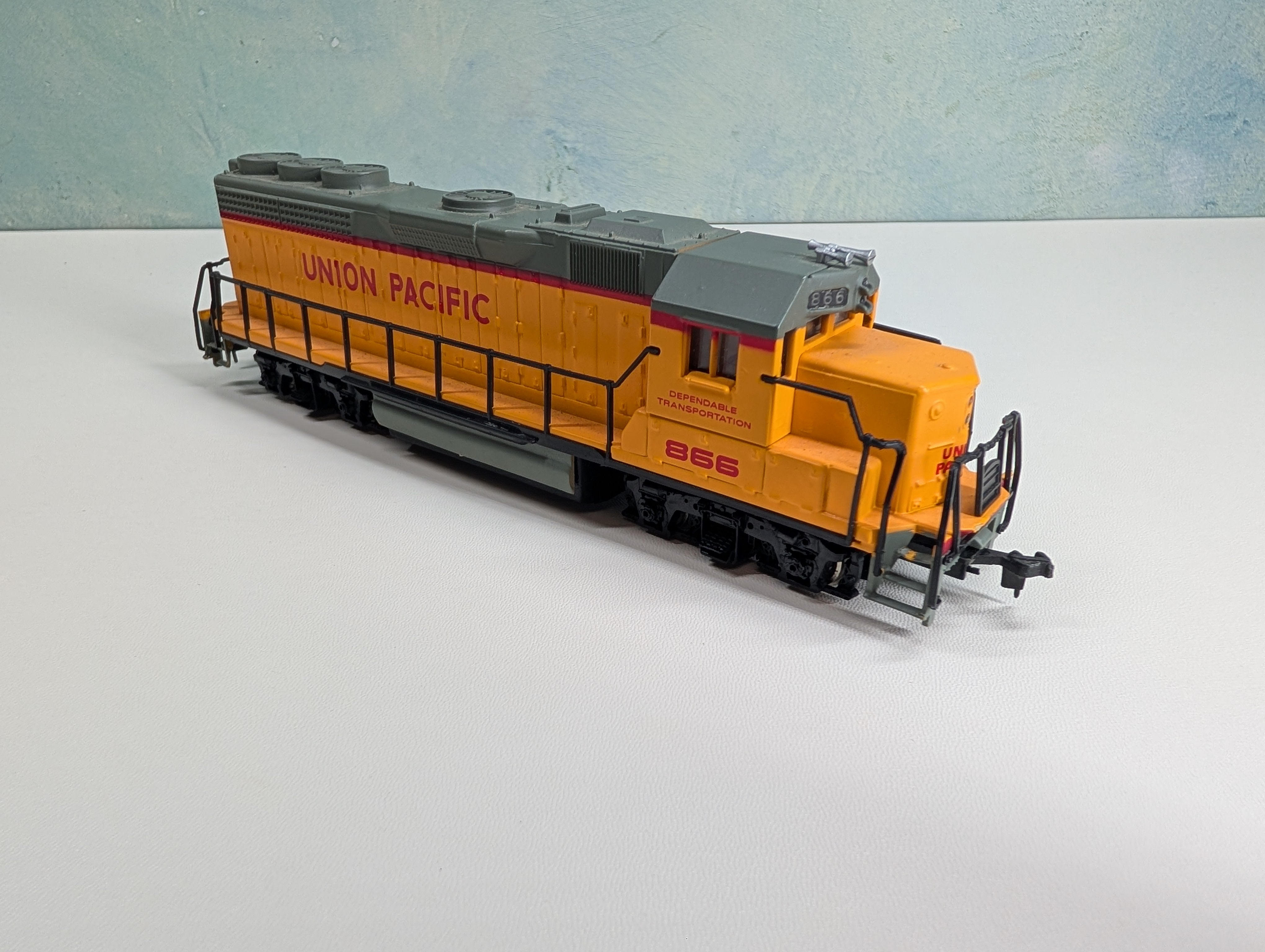 USED Bachmann HO Scale GP40 Diesel Locomotive Union Pacific UP #866 Tested! DC
