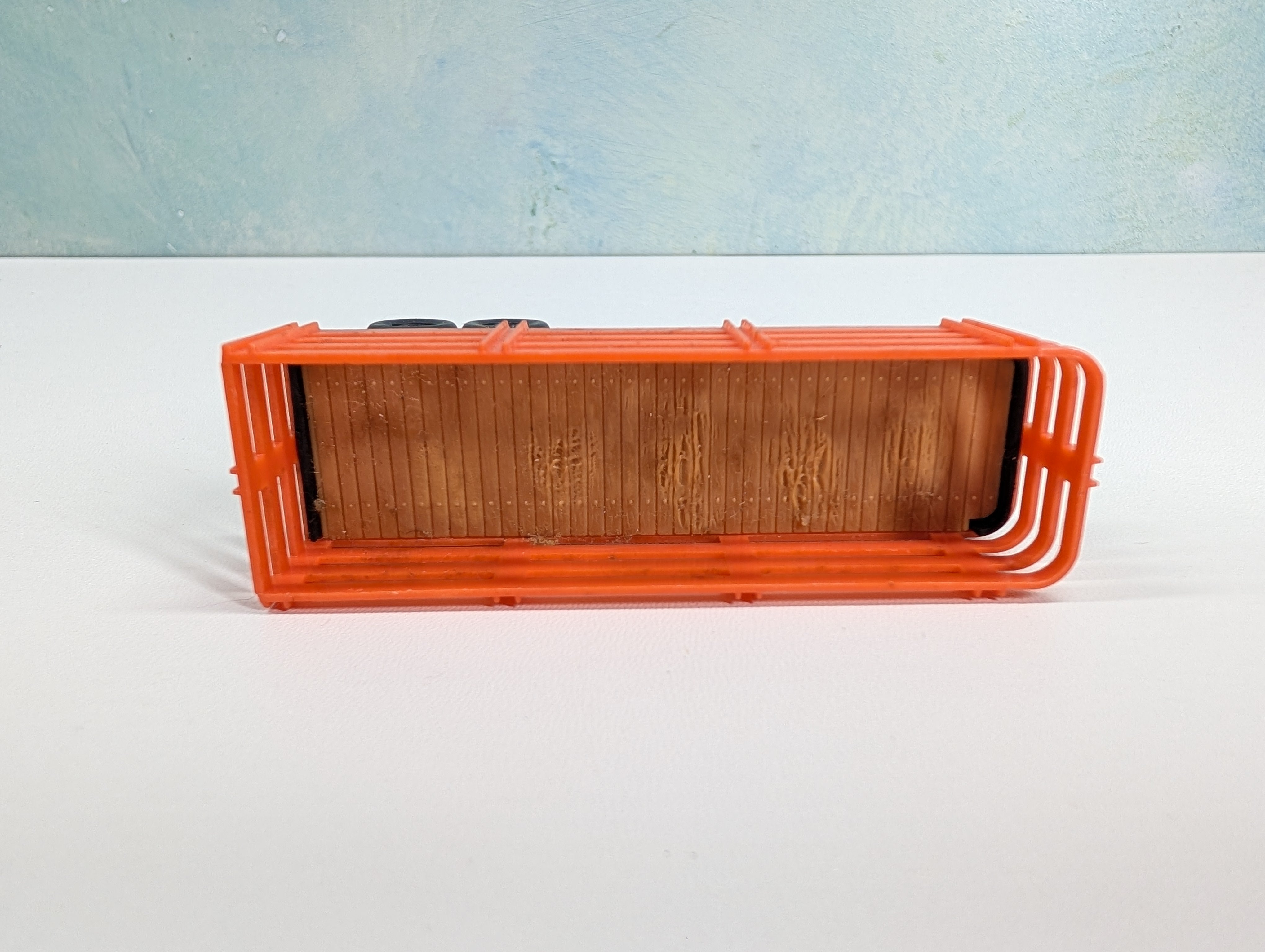 USED Tyco HO Scale Orange Cattle Car Depot Trailer