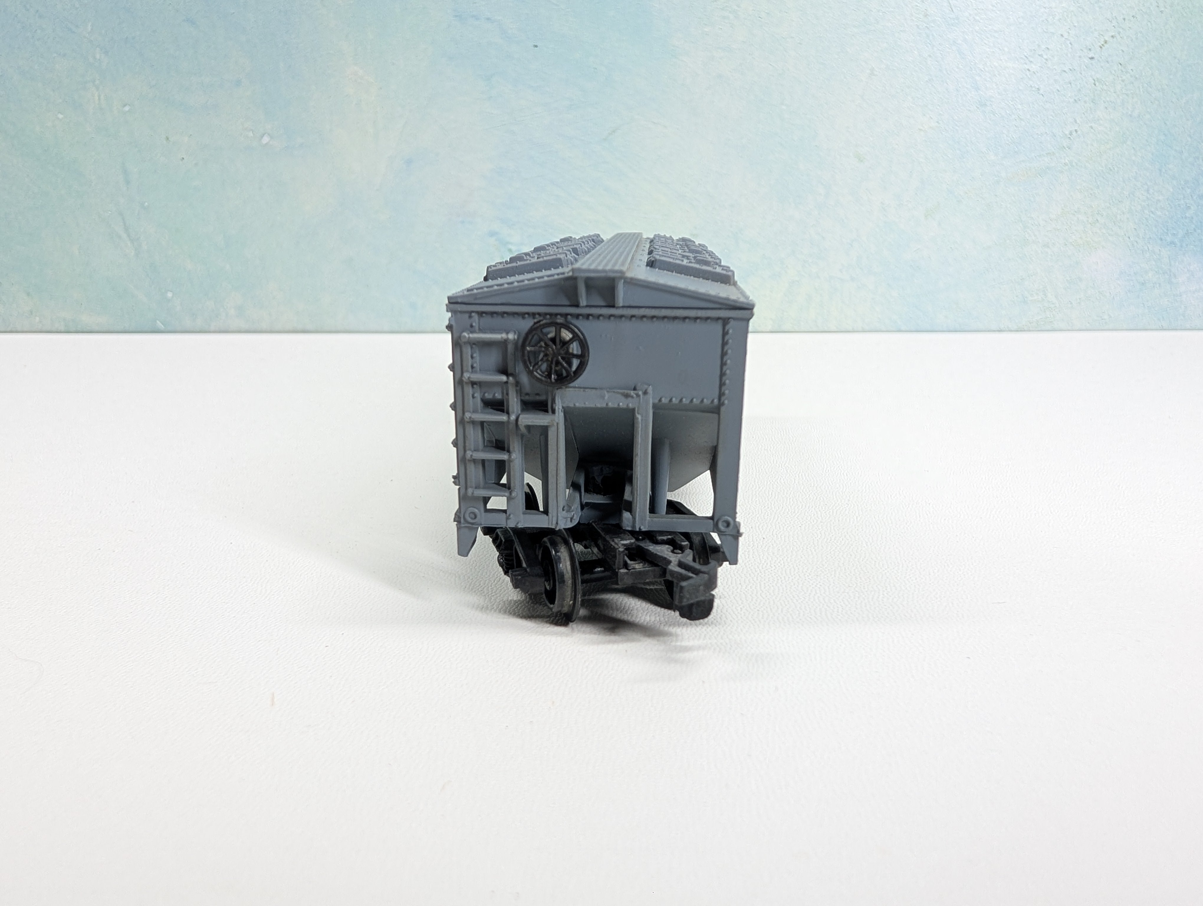 USED HO Scale 2 Bay Covered Hopper Burlington CB&Q #85124