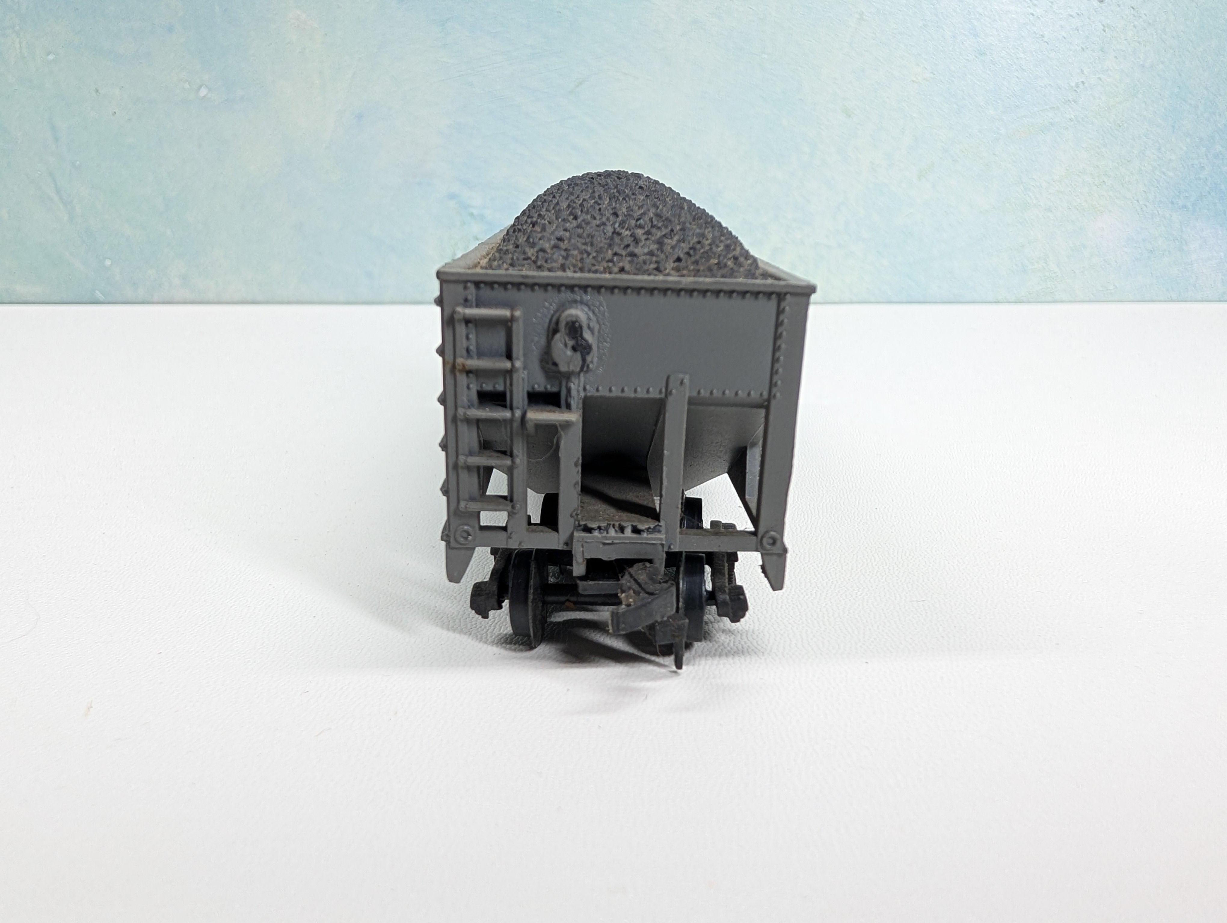 USED Varney HO Scale 2 Bay Hopper w/ Coal Load Monon CIL #4201