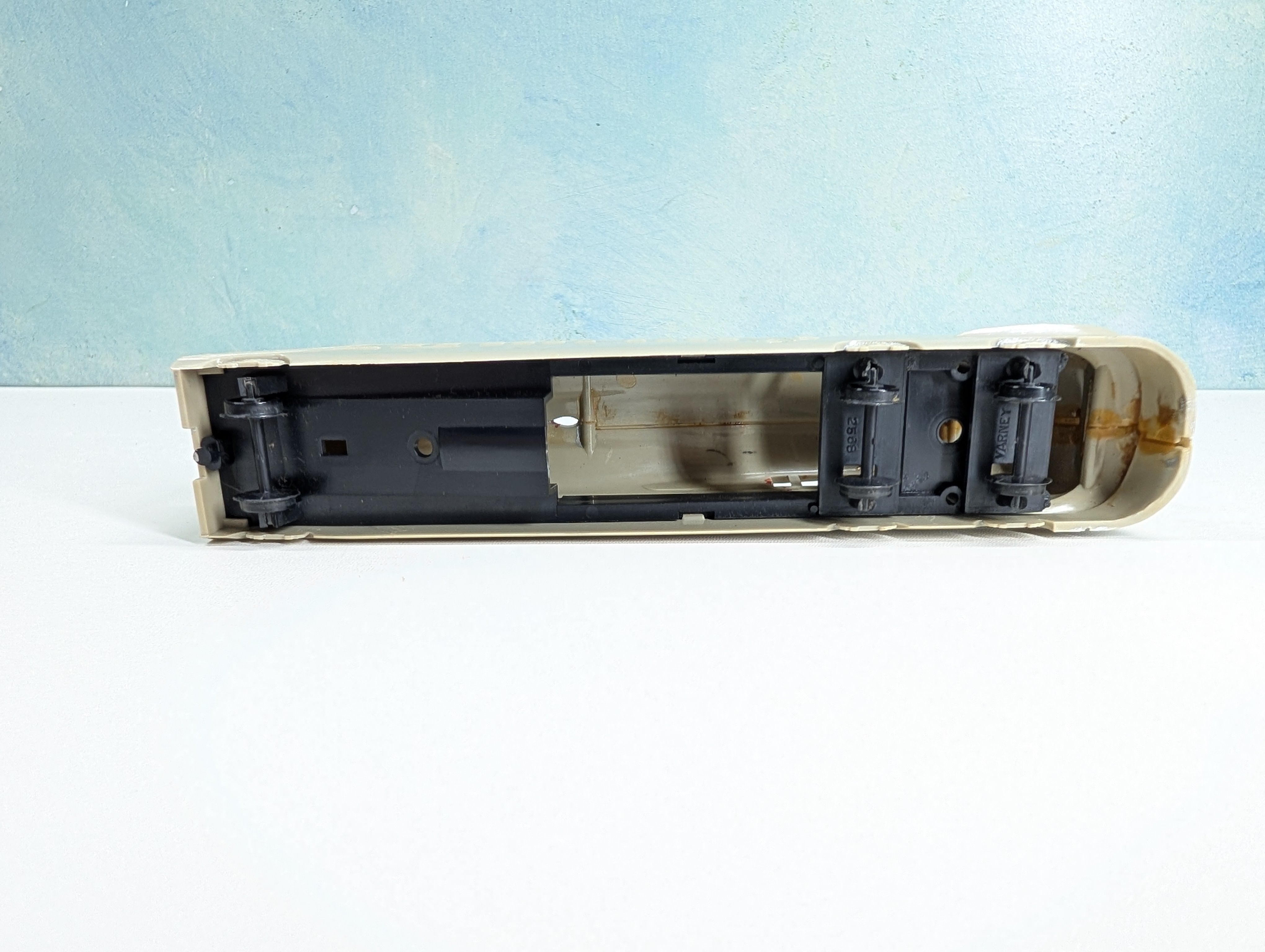 USED Varney HO Scale Aerotrain Unpowered Locomotive, Undecorated GM-T1