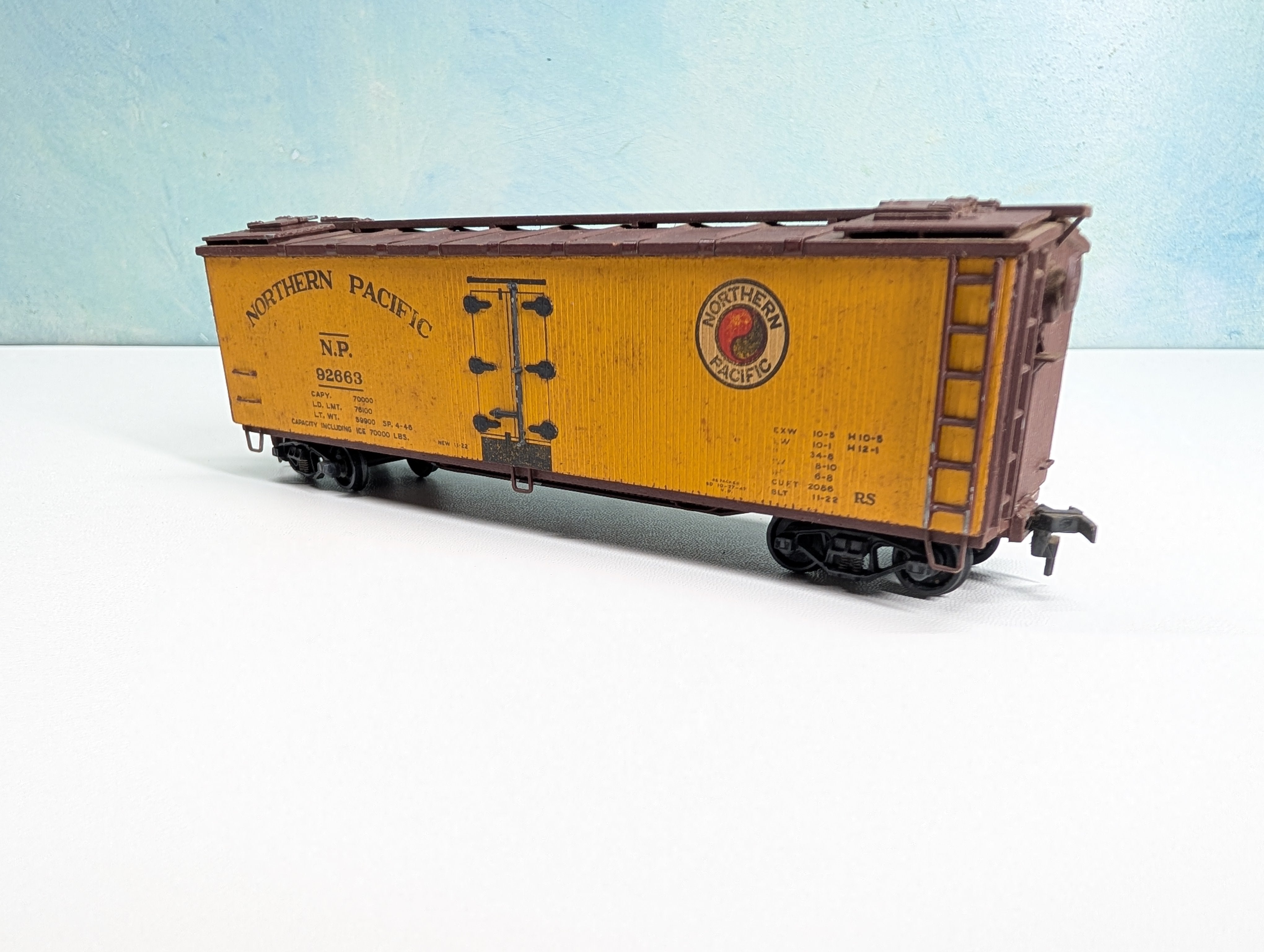 USED HO Scale Wood Built 44' Reefer Box Car Northern Pacific NP #92663