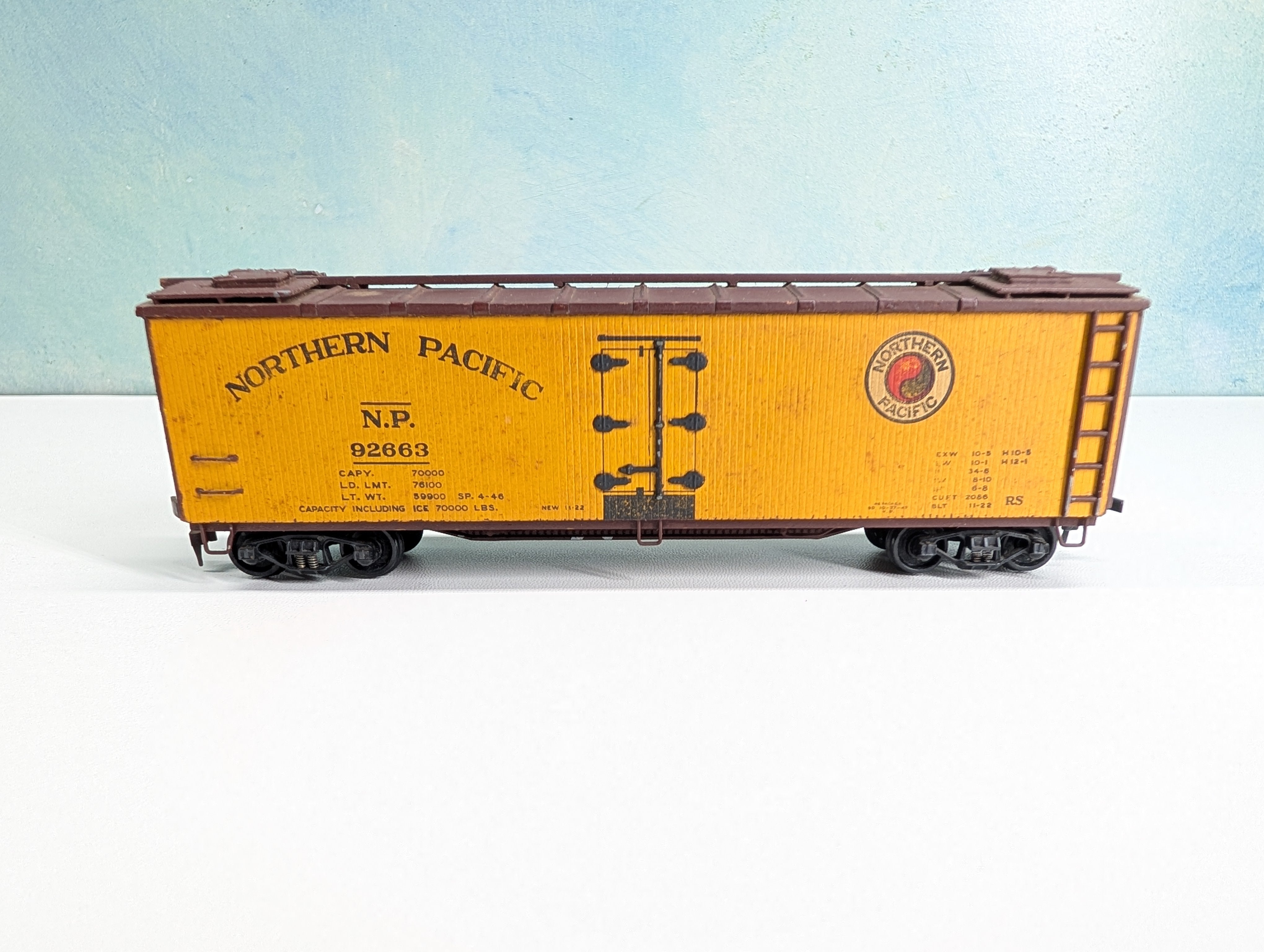 USED HO Scale Wood Built 44' Reefer Box Car Northern Pacific NP #92663