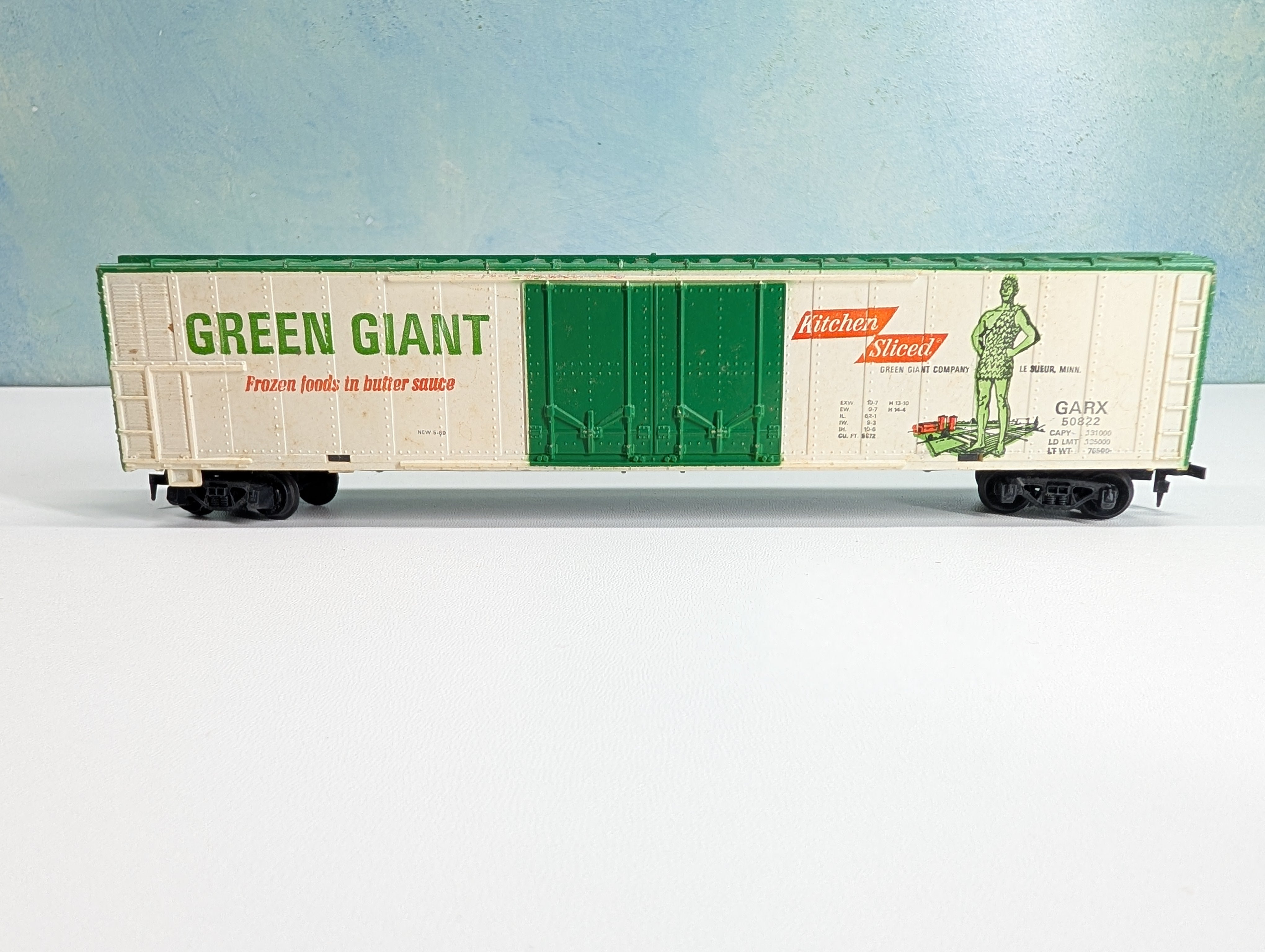 USED Tyco HO Scale 60' Billboard Box Car Green Giant GARX #50822