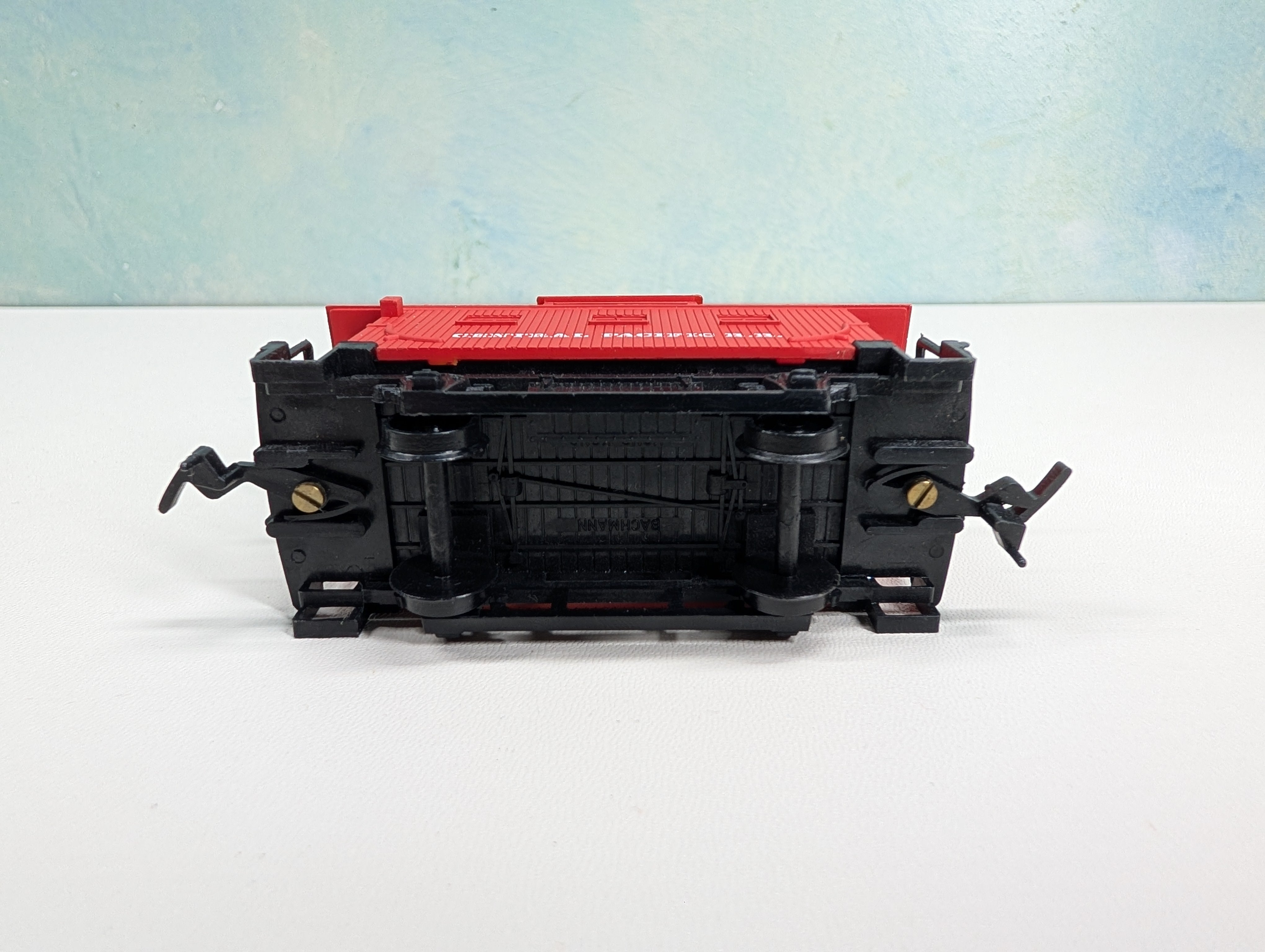 USED Bachmann HO Scale Bobber Caboose Central Pacific RR