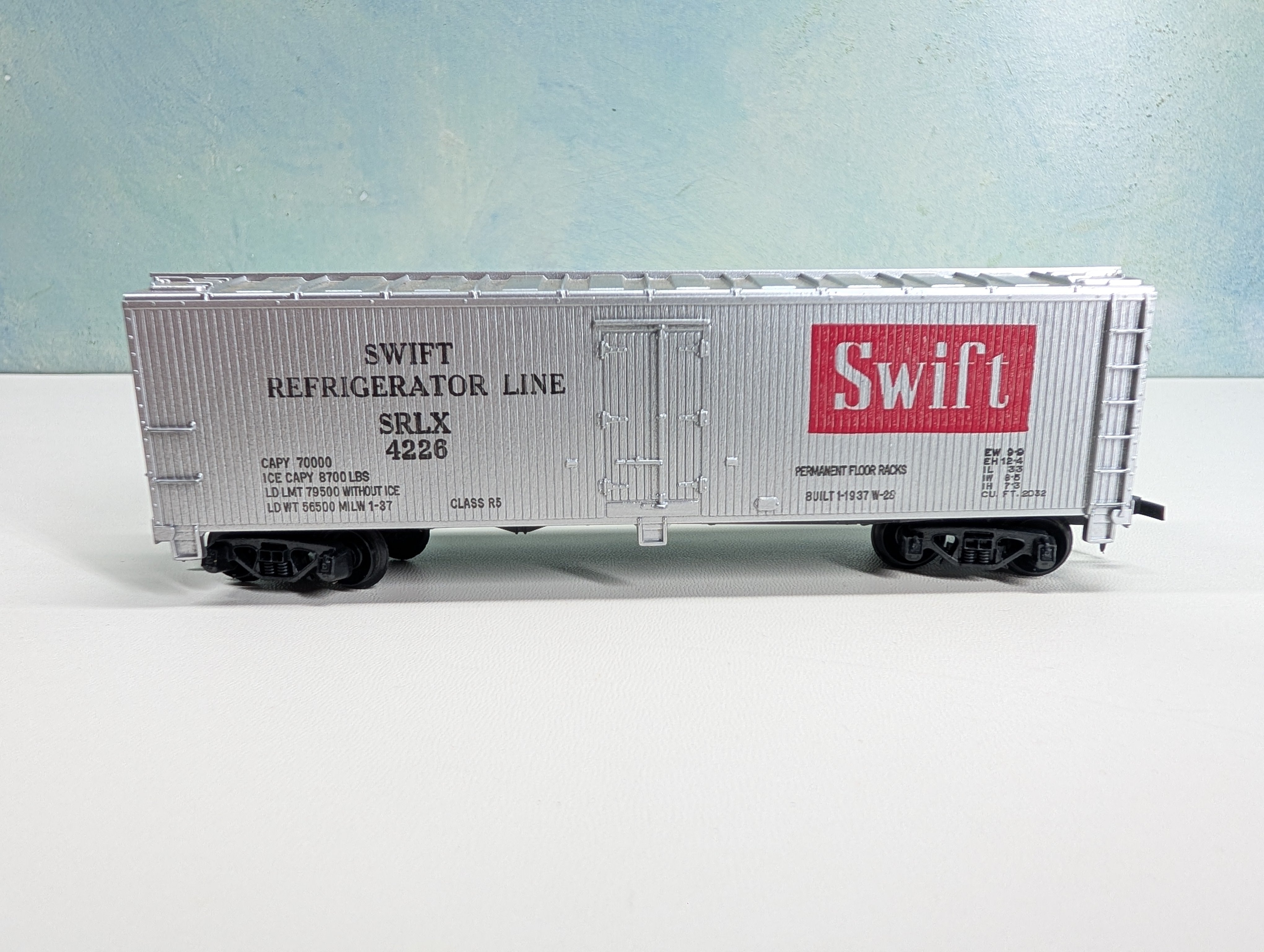 USED Tyco HO Scale 41' Wooden Reefer Box Car Swift Refrigerator Line SRLX #4226