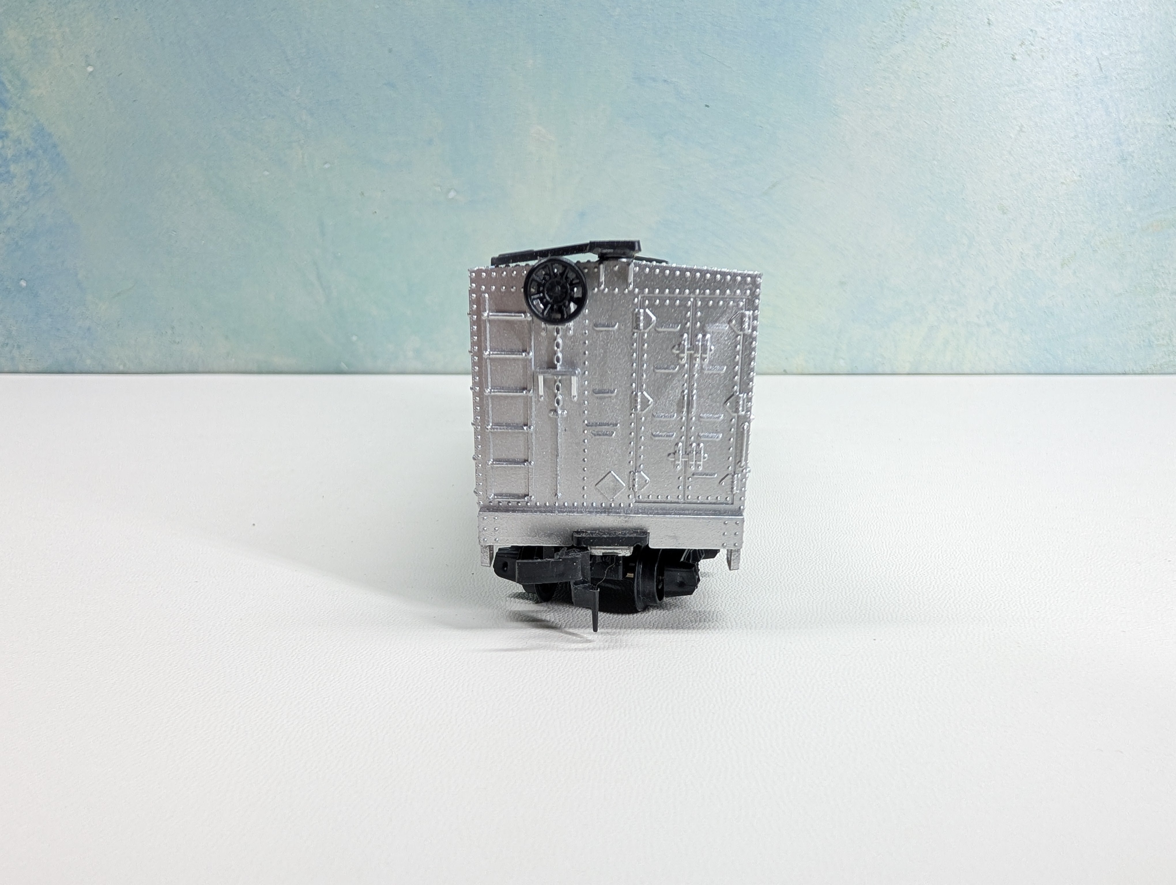 USED AHM HO Scale Helium Tank Car US Bureau of Mines MHAX #1200