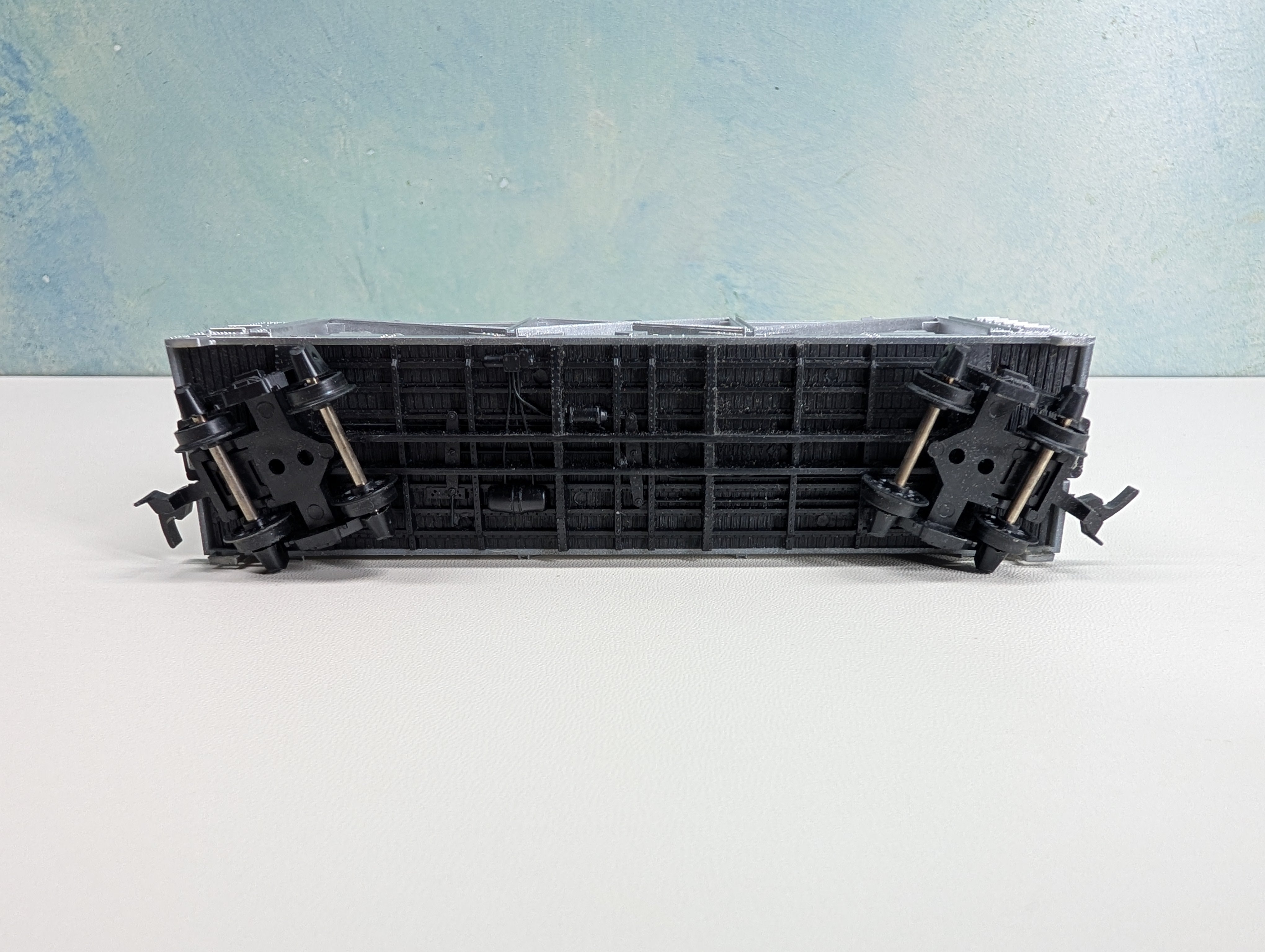 USED AHM HO Scale Helium Tank Car US Bureau of Mines MHAX #1200