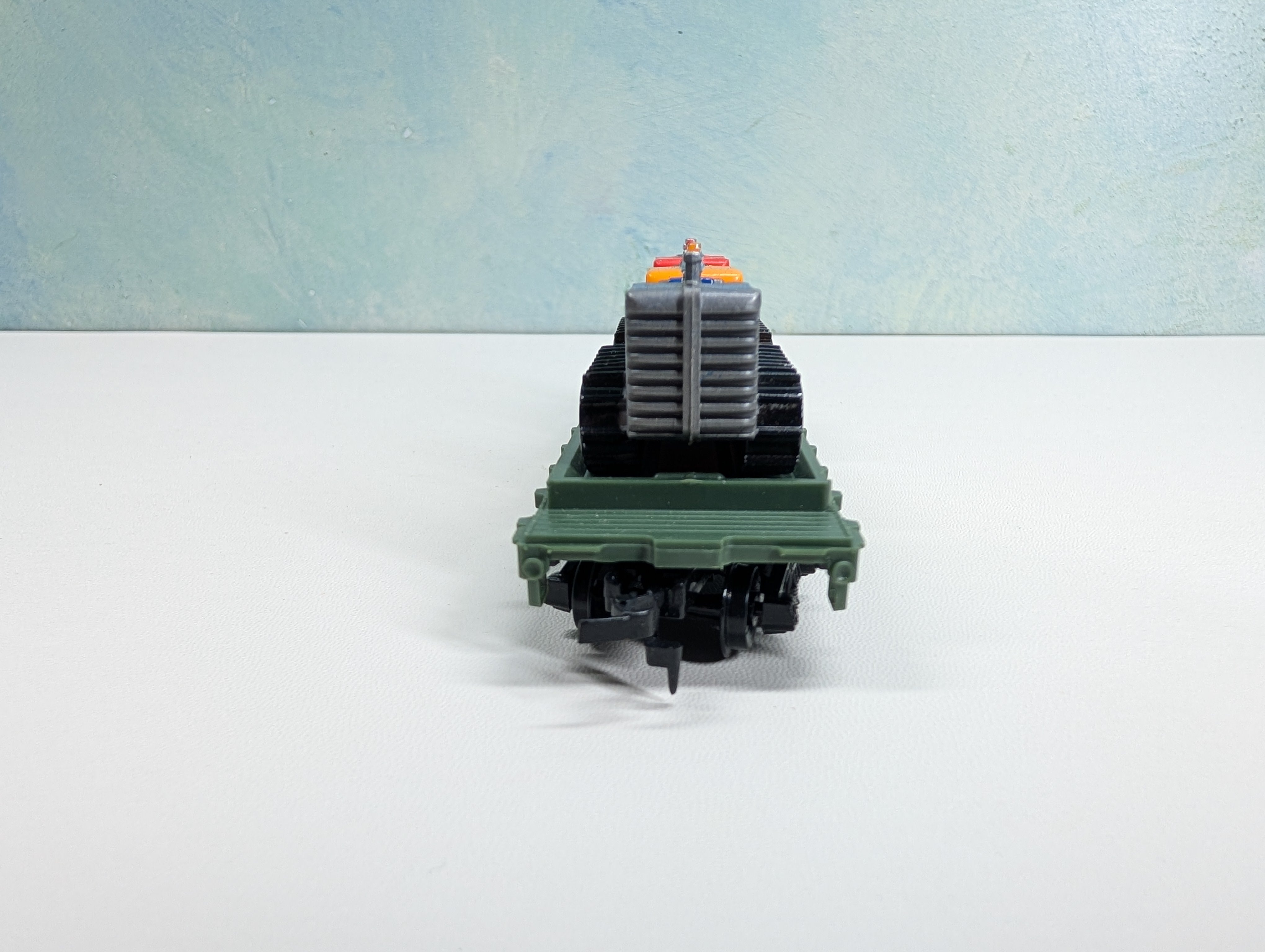 USED Tyco HO Scale 40' Flat Car w/ Tractors & Brake Wheel! Western Maryland #2475