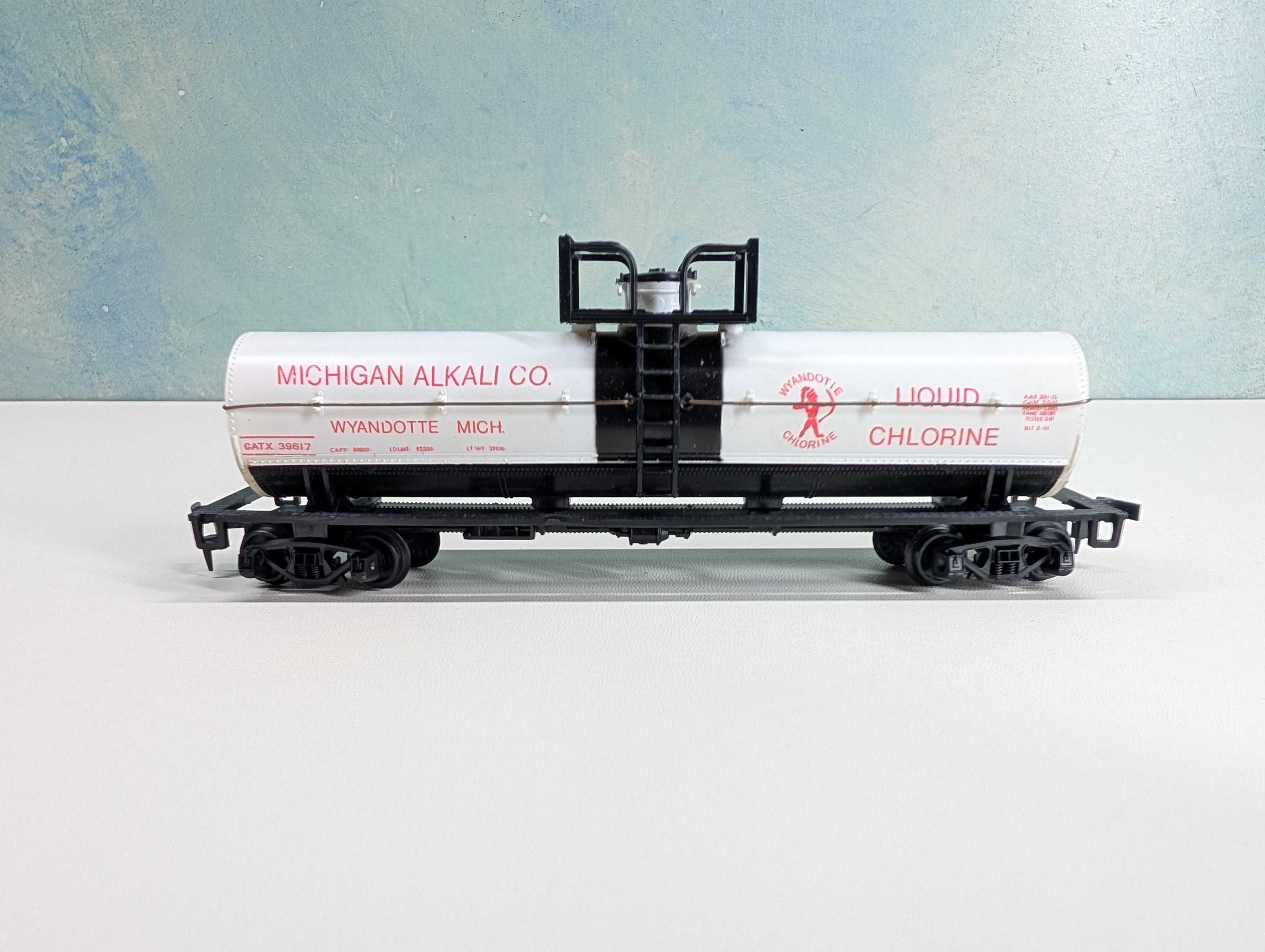 USED AHM HO Scale Single Dome Tank Car Michigan Alkali Co GATX #39617